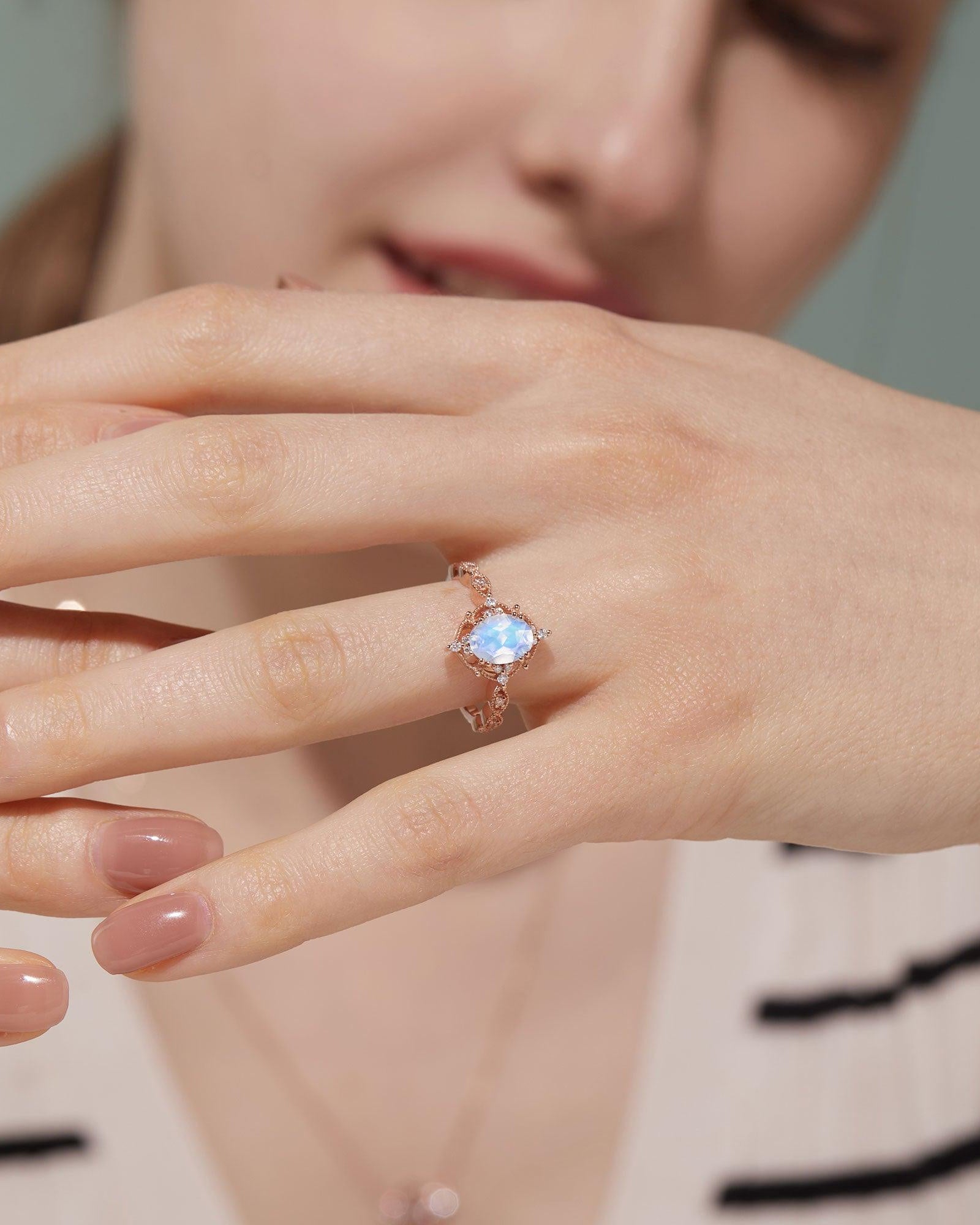 1.5ct Signature Moissanite Vintage Engagement Ring - Felicegals 丨Wedding ring 丨Fashion ring 丨Diamond ring 丨Gemstone ring