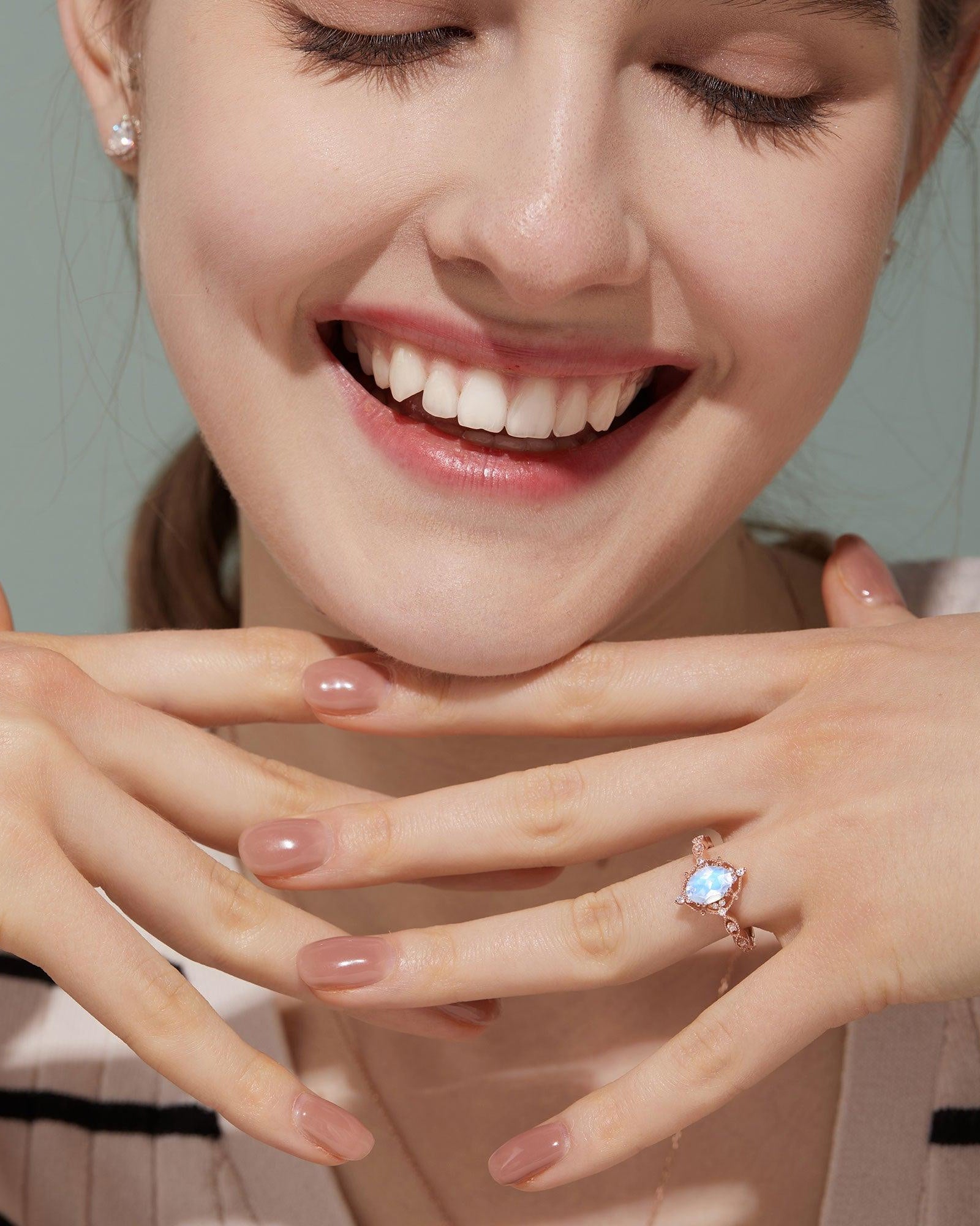 1.5ct Signature Moissanite Vintage Engagement Ring - Felicegals 丨Wedding ring 丨Fashion ring 丨Diamond ring 丨Gemstone ring