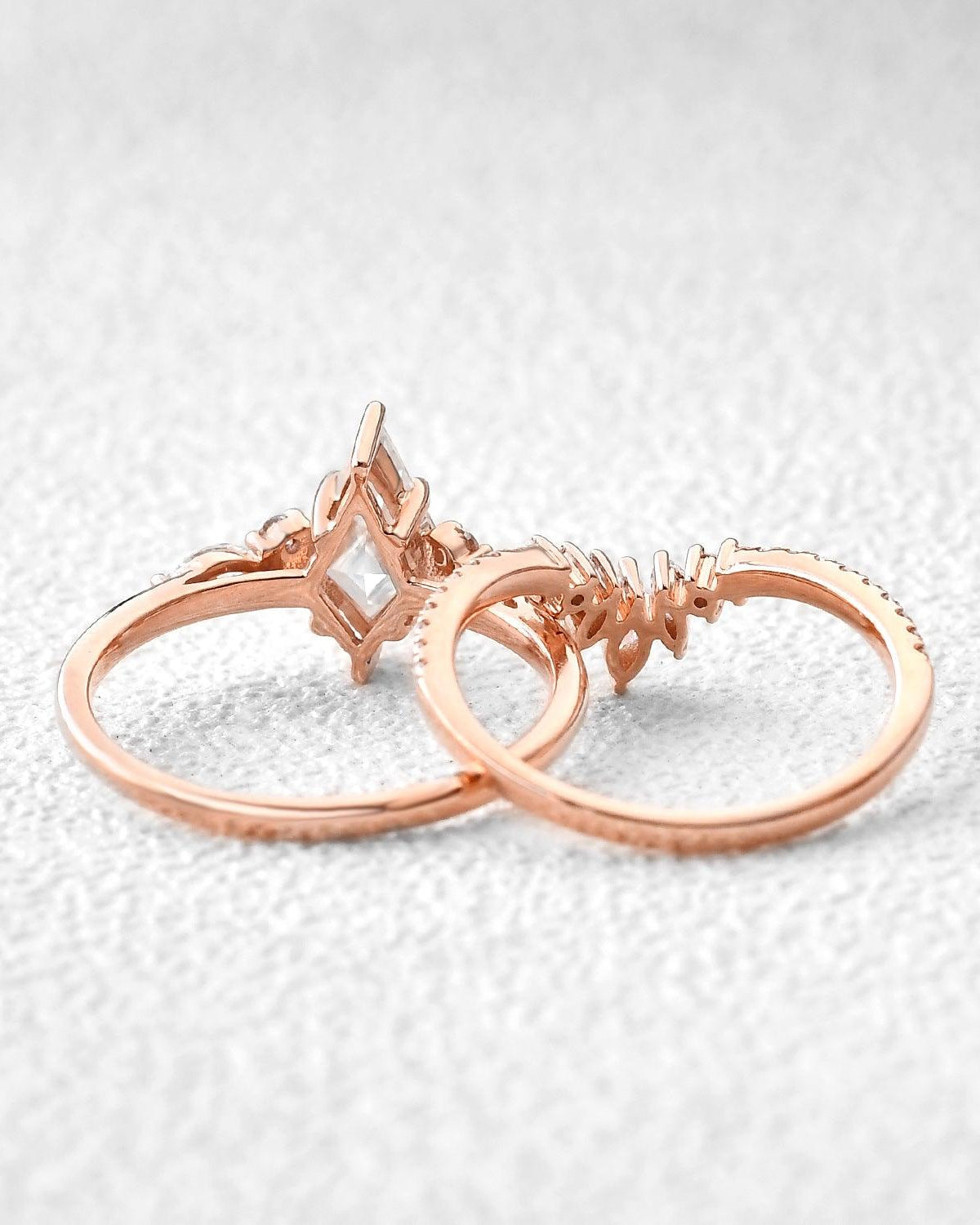 Kite Cut Moss Agate Three Stone Engagement Ring Set 2pcs - Felicegals 丨Wedding ring 丨Fashion ring 丨Diamond ring 丨Gemstone ring