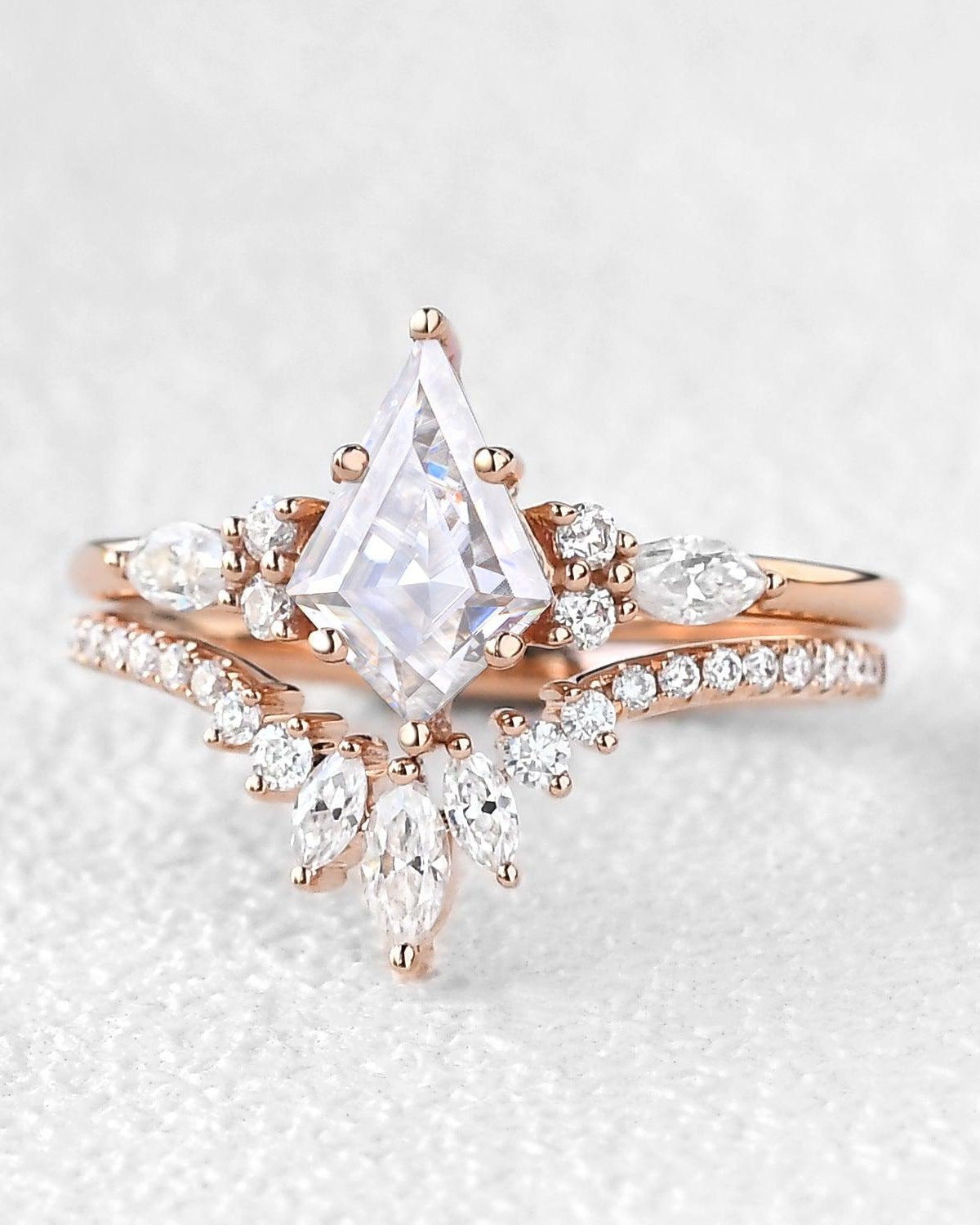 Kite Cut Moss Agate Three Stone Engagement Ring Set 2pcs - Felicegals 丨Wedding ring 丨Fashion ring 丨Diamond ring 丨Gemstone ring