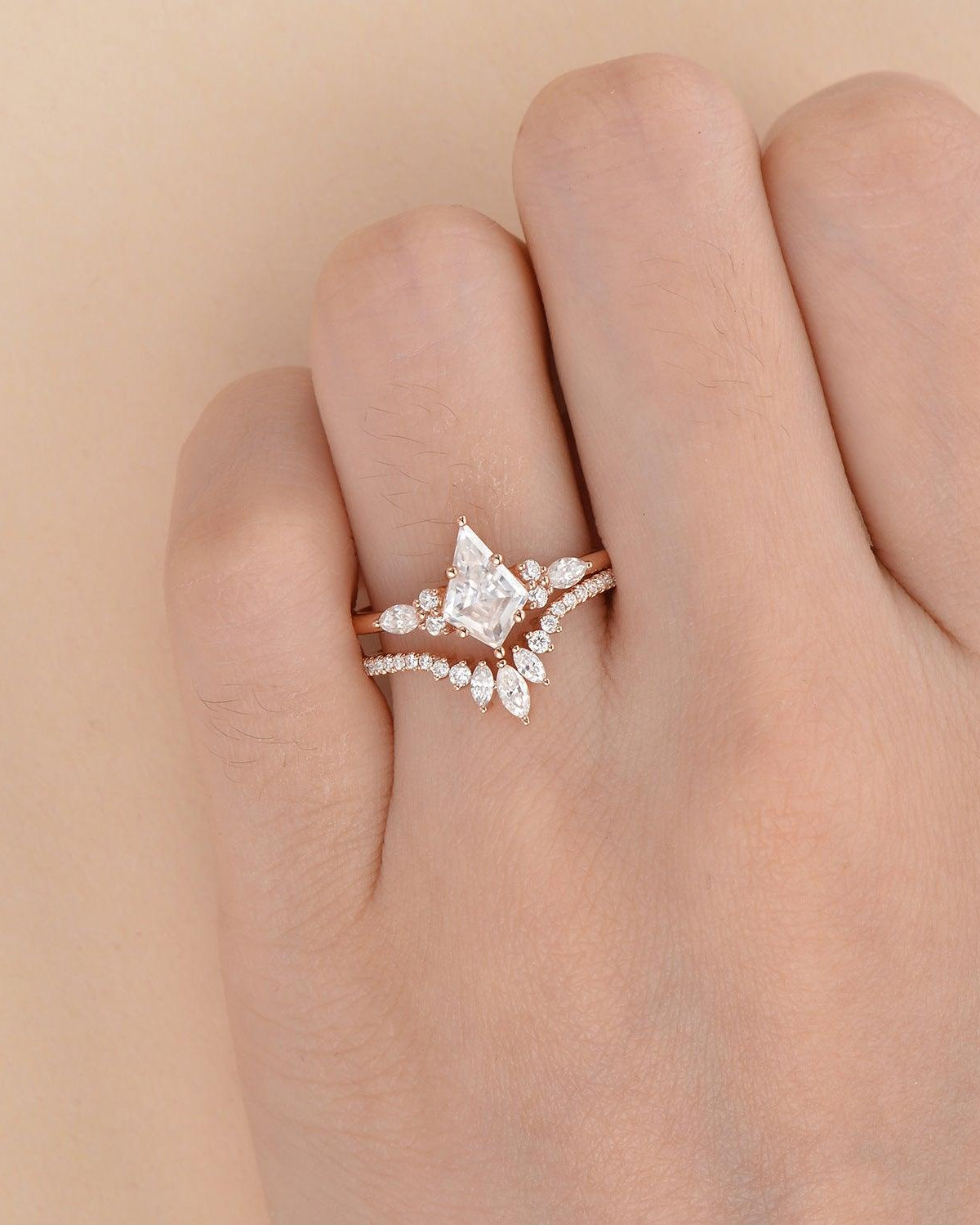 Kite Cut Moss Agate Three Stone Engagement Ring Set 2pcs - Felicegals 丨Wedding ring 丨Fashion ring 丨Diamond ring 丨Gemstone ring