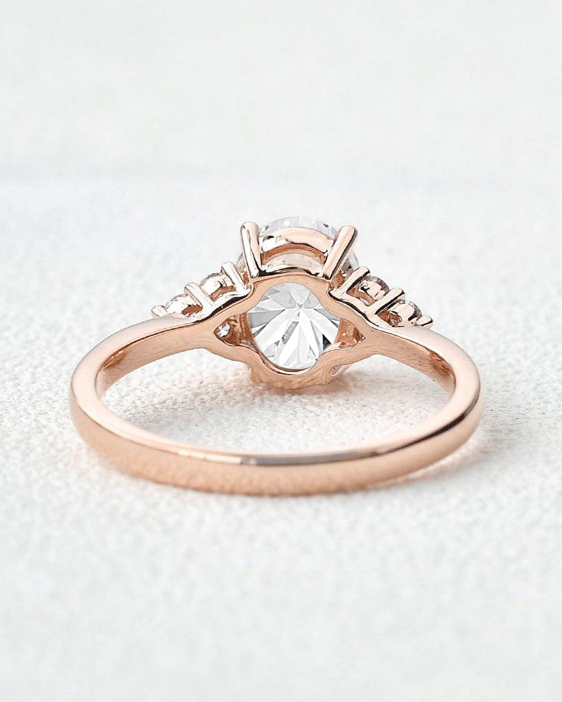 1.0-2.0ct Oval Cut Lab Grown Diamond Classic Three Round Stone Gold Ring