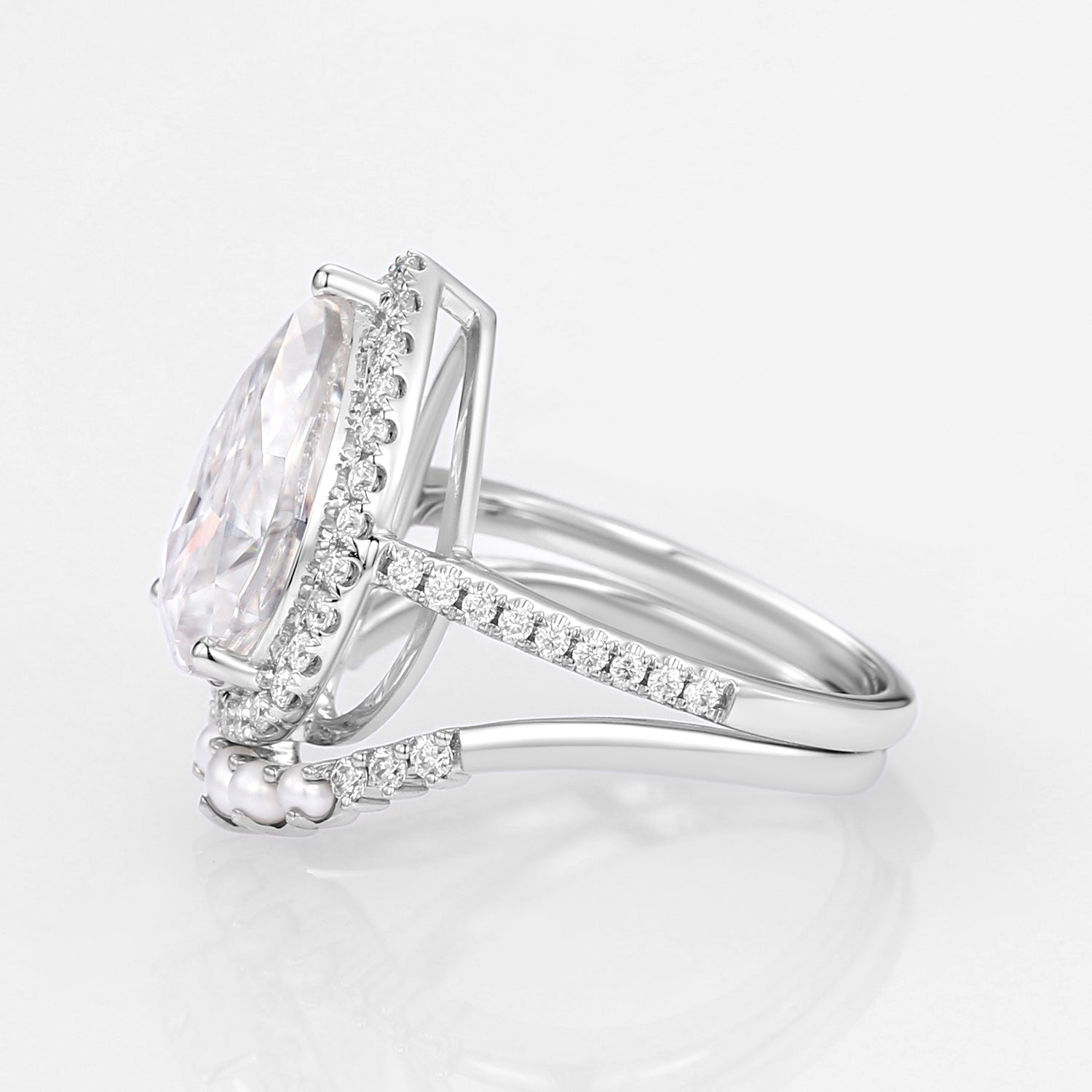 4.0ct Pear Moissanite & Pearl Classic Halo Ring Set 2pcs - Verena