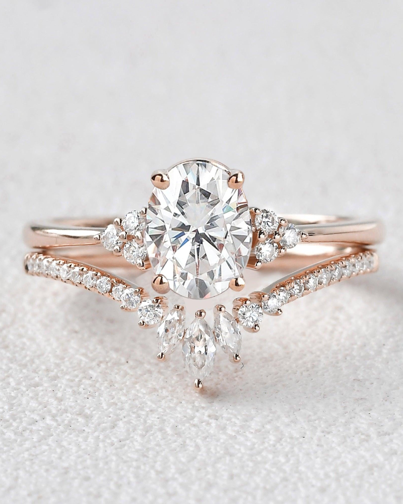 1.5ct Oval Cut Moissanite Classic Cluster Gold Ring Set 2pcs - Felicegals 丨Wedding ring 丨Fashion ring 丨Diamond ring 丨Gemstone ring