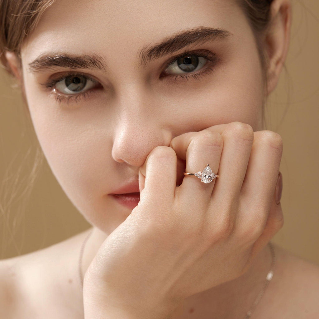 1.5ct Pear Moissanite Vintage Cluster Ring - Felicegals 丨Wedding ring 丨Fashion ring 丨Diamond ring 丨Gemstone ring