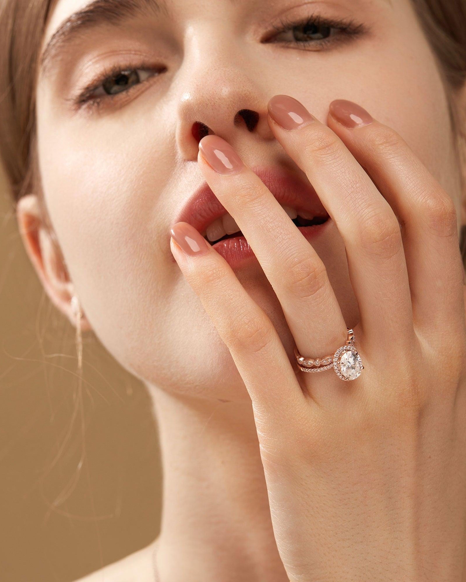 2.0ct Oval Moissanite Pave Vintage Halo Ring Set 2pcs - Felicegals 丨Wedding ring 丨Fashion ring 丨Diamond ring 丨Gemstone ring