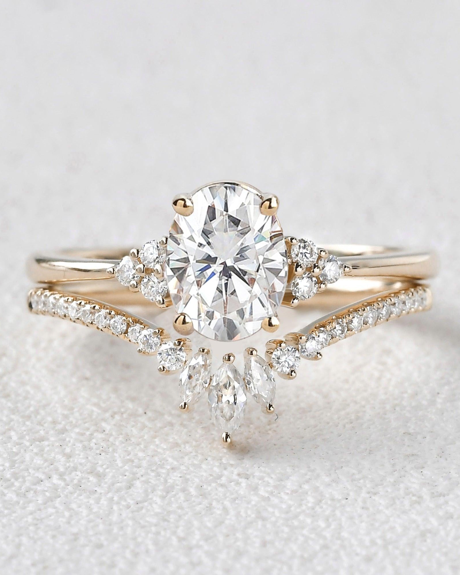 1.5ct Oval Cut Moissanite Classic Cluster Gold Ring Set 2pcs - Felicegals 丨Wedding ring 丨Fashion ring 丨Diamond ring 丨Gemstone ring