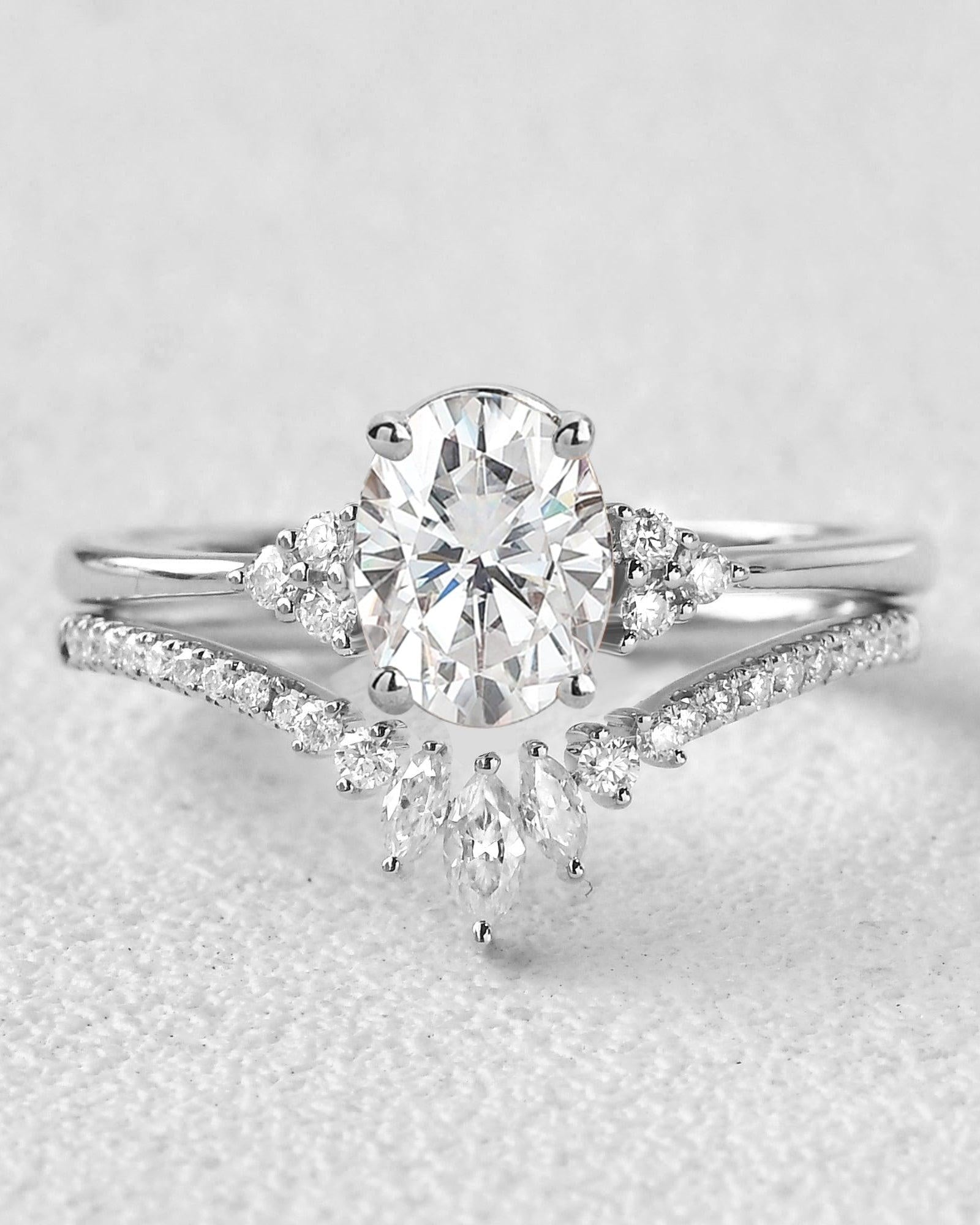 1.5ct Oval Cut Moissanite Classic Cluster Gold Ring Set 2pcs - Felicegals 丨Wedding ring 丨Fashion ring 丨Diamond ring 丨Gemstone ring