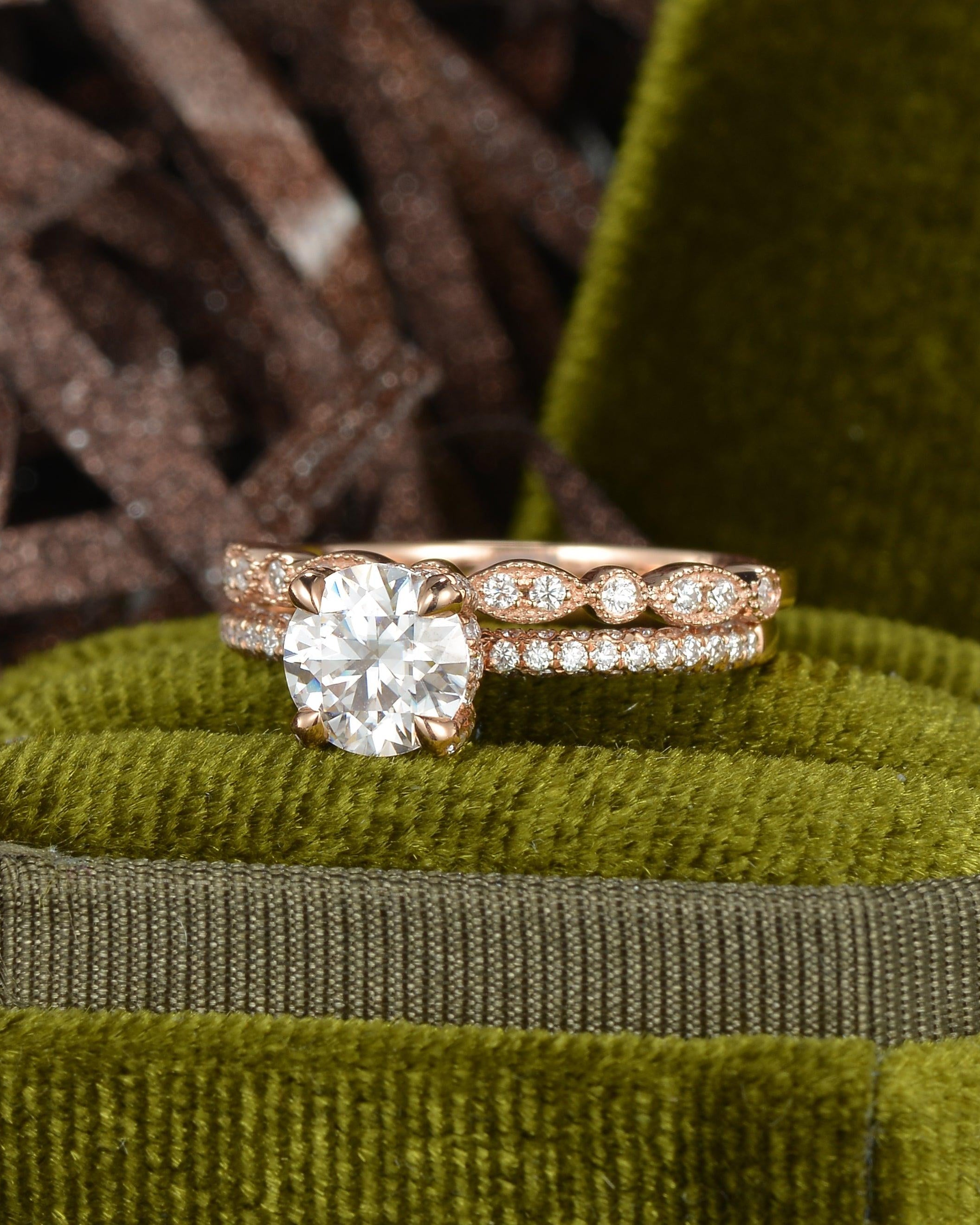 Classic 4 Prongs Moissanite Ring Set 2pcs - Felicegals 丨Wedding ring 丨Fashion ring 丨Diamond ring 丨Gemstone ring--Felicegals