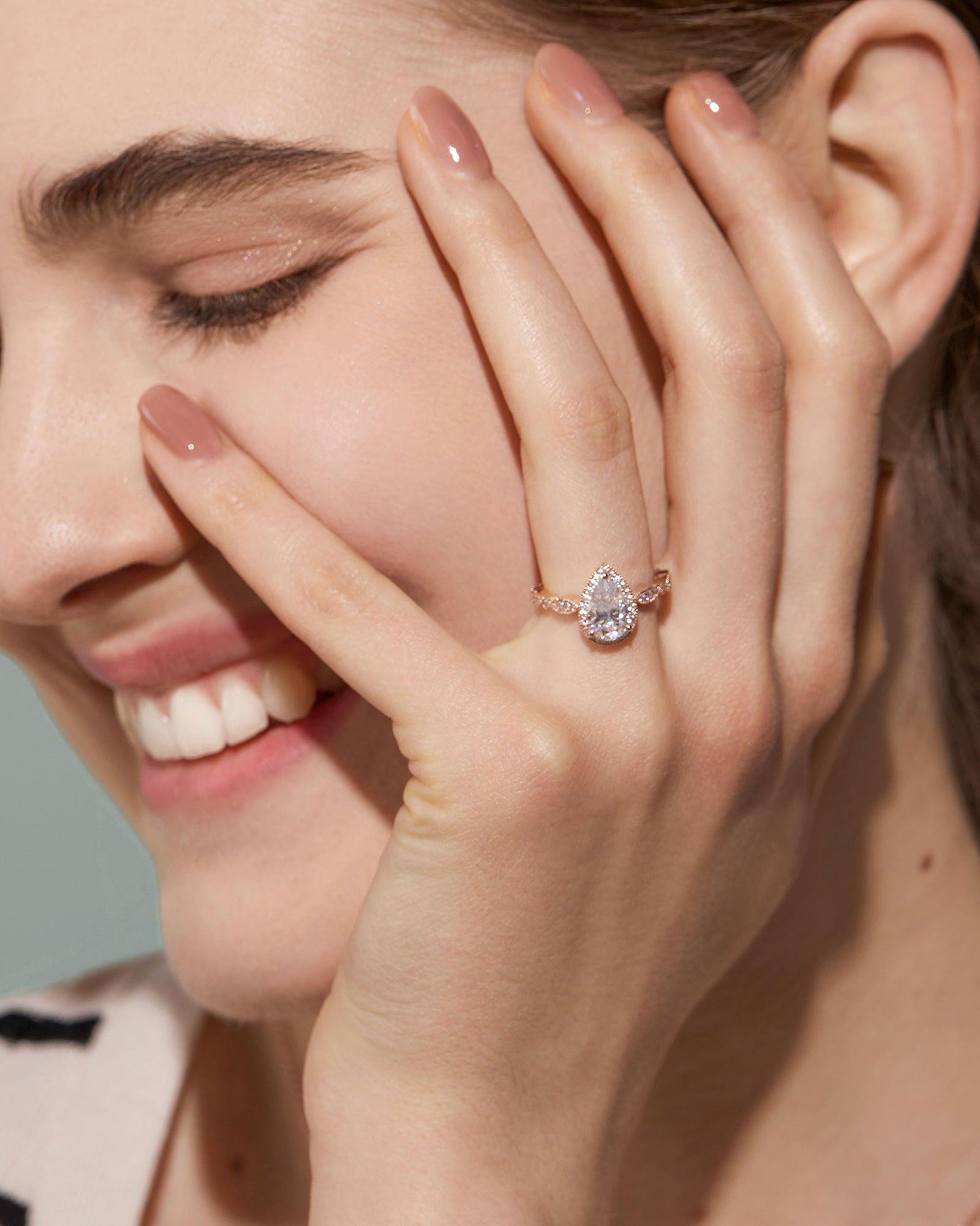 1.5ct Pear Cut Halo Colorless Moissanite Ring - Felicegals 丨Wedding ring 丨Fashion ring 丨Diamond ring 丨Gemstone ring