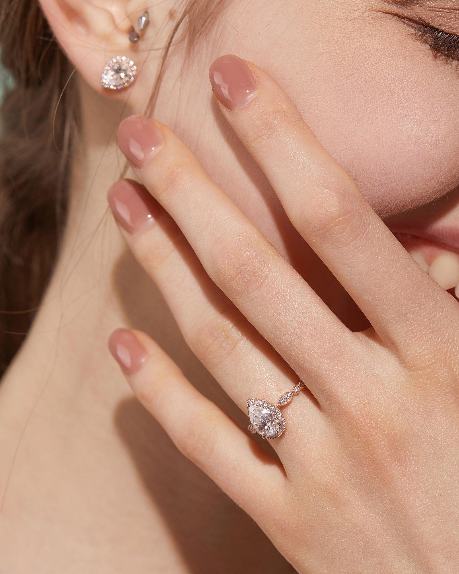 1.5ct Pear Cut Halo Colorless Moissanite Ring - Felicegals 丨Wedding ring 丨Fashion ring 丨Diamond ring 丨Gemstone ring