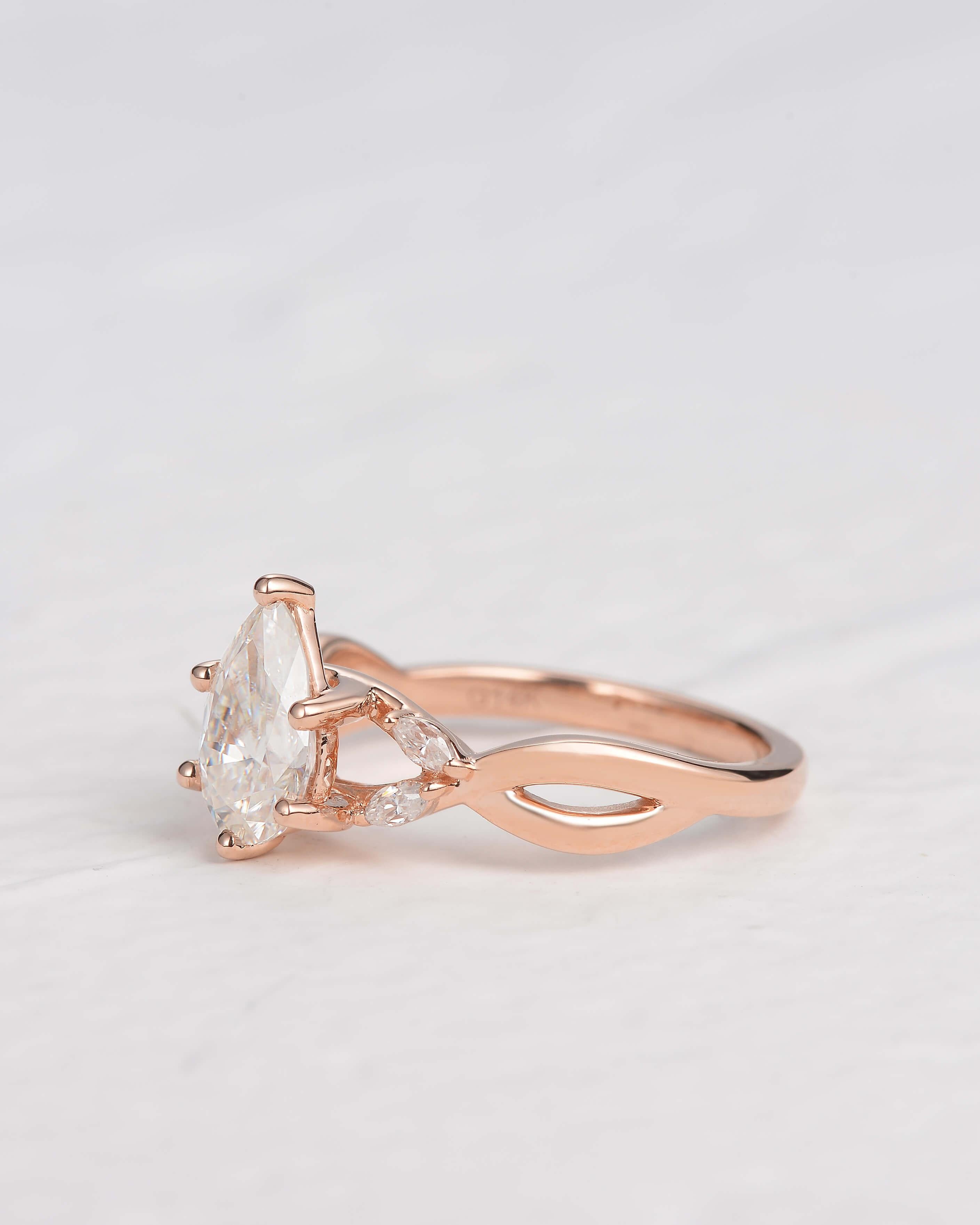 Pear Shaped Moissanite 6 Prongs Ring - Felicegals 丨Wedding ring 丨Fashion ring 丨Diamond ring 丨Gemstone ring--Felicegals