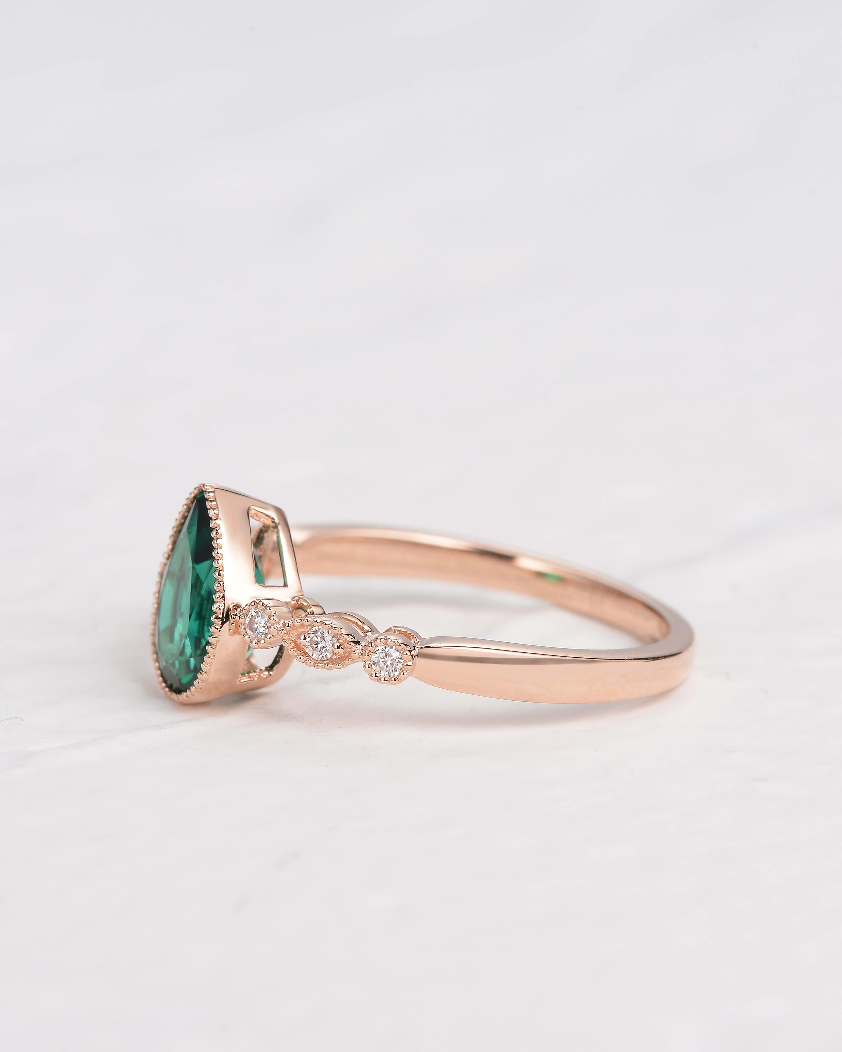 Pear Shaped Lab Emerald Rose Gold Ring - Felicegals 丨Wedding ring 丨Fashion ring 丨Diamond ring 丨Gemstone ring--Felicegals