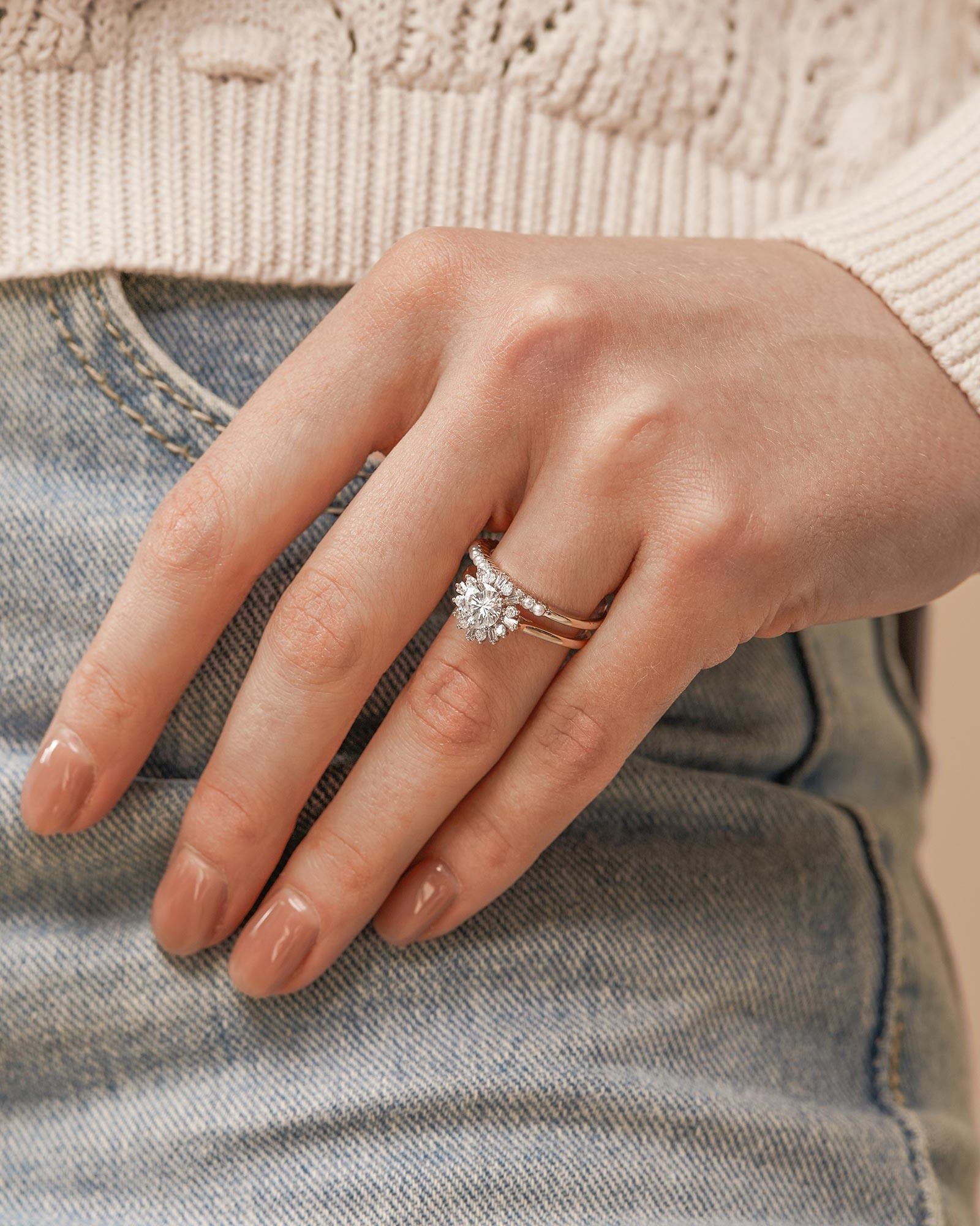 1.0ct Round Moissanite Vintage Halo Floral Ring Set 2pcs - Felicegals 丨Wedding ring 丨Fashion ring 丨Diamond ring 丨Gemstone ring