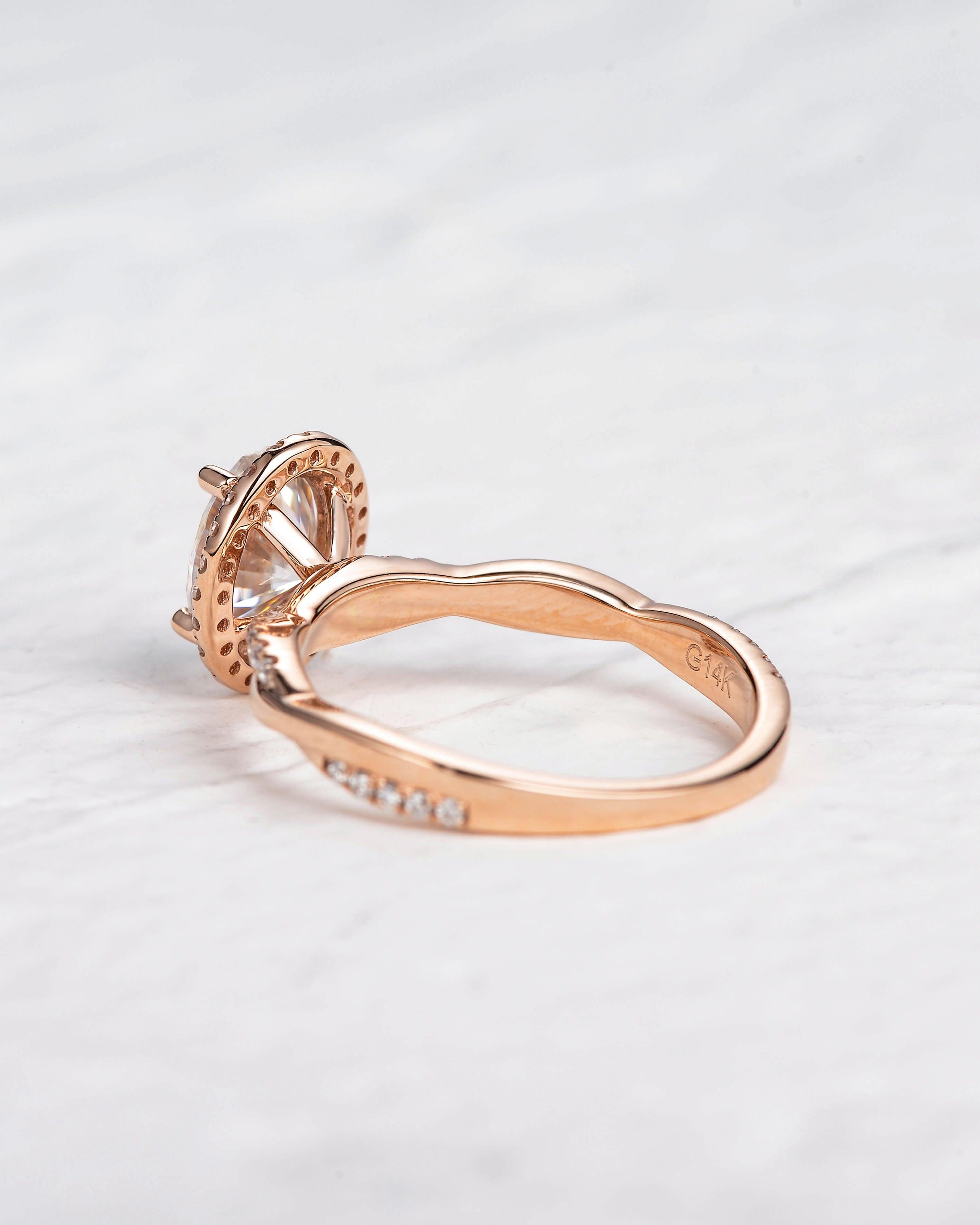Oval 1.5ct Moissanite Rose Gold Halo Ring - Felicegals 丨Wedding ring 丨Fashion ring 丨Diamond ring 丨Gemstone ring--Felicegals