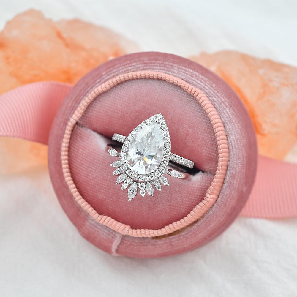 3.5ct Pear Shaped Moissanite White Gold Halo Ring Set 2pcs - Felicegals 丨Wedding ring 丨Fashion ring 丨Diamond ring 丨Gemstone ring--Felicegals 丨Wedding ring 丨Fashion ring 丨Diamond ring 丨Gemstone ring