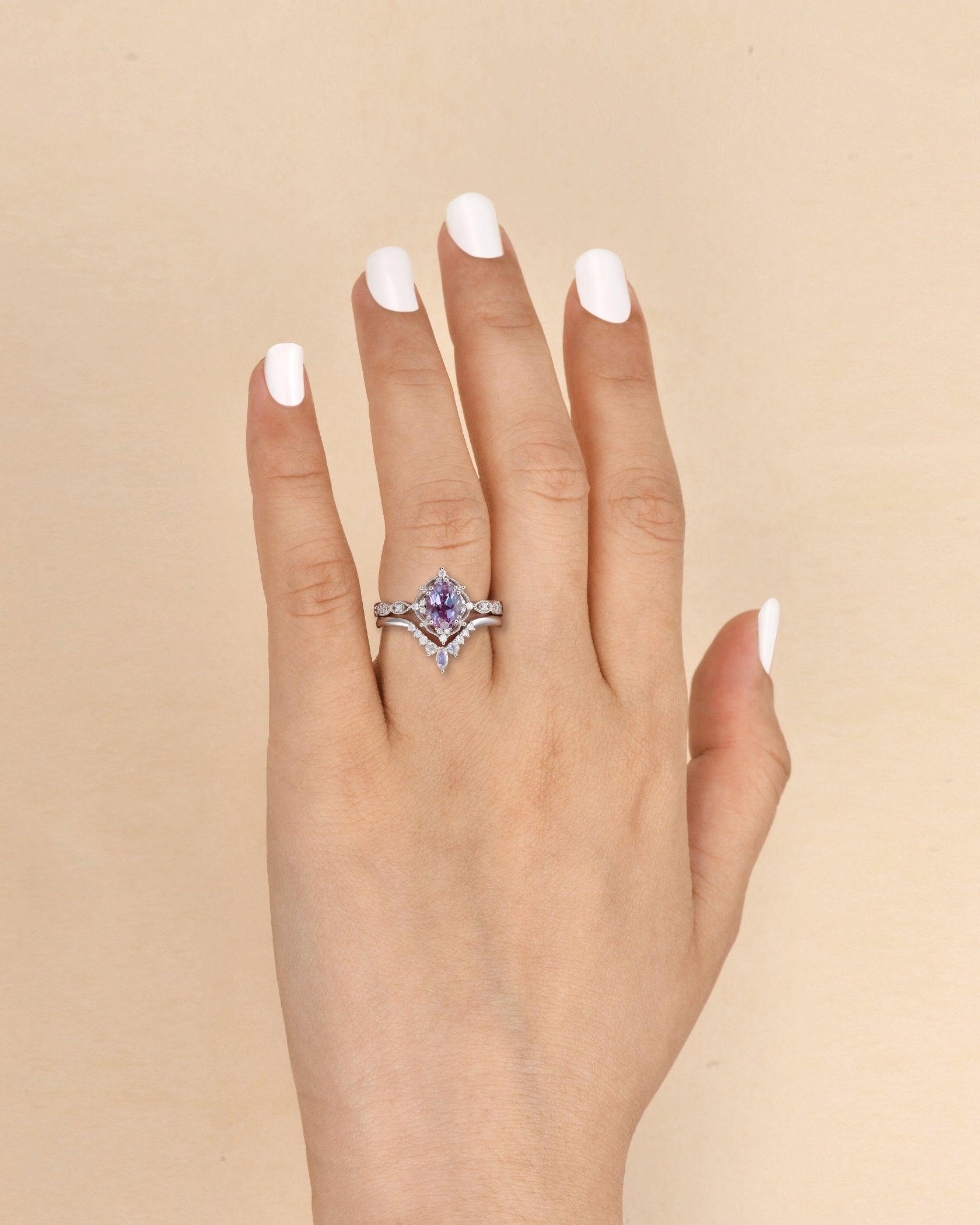 1.5ct Alexandrite Signature Vintage Luna Ring Set 2pcs - Felicegals 丨Wedding ring 丨Fashion ring 丨Diamond ring 丨Gemstone ring