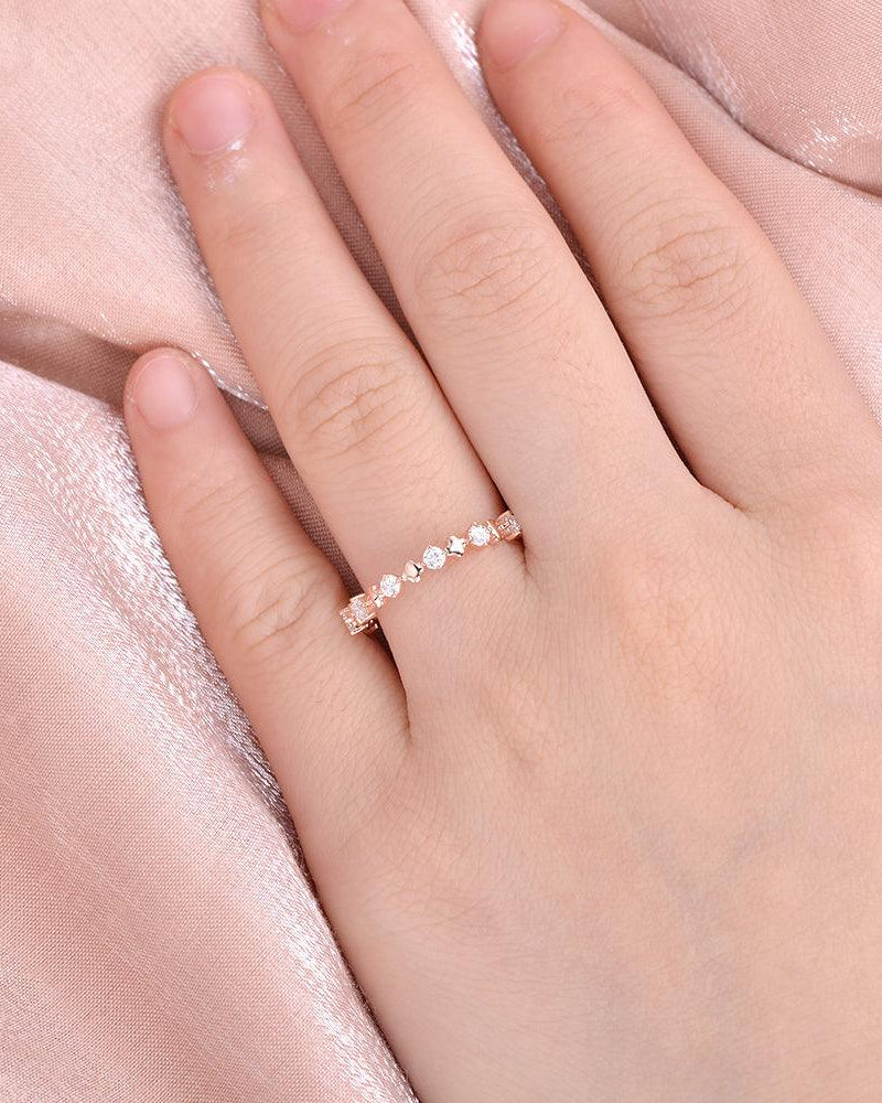 Moissanite Cluster Rose Gold Band - Felicegals 丨Wedding ring 丨Fashion ring 丨Diamond ring 丨Gemstone ring--Felicegals 丨Wedding ring 丨Fashion ring 丨Diamond ring 丨Gemstone ring
