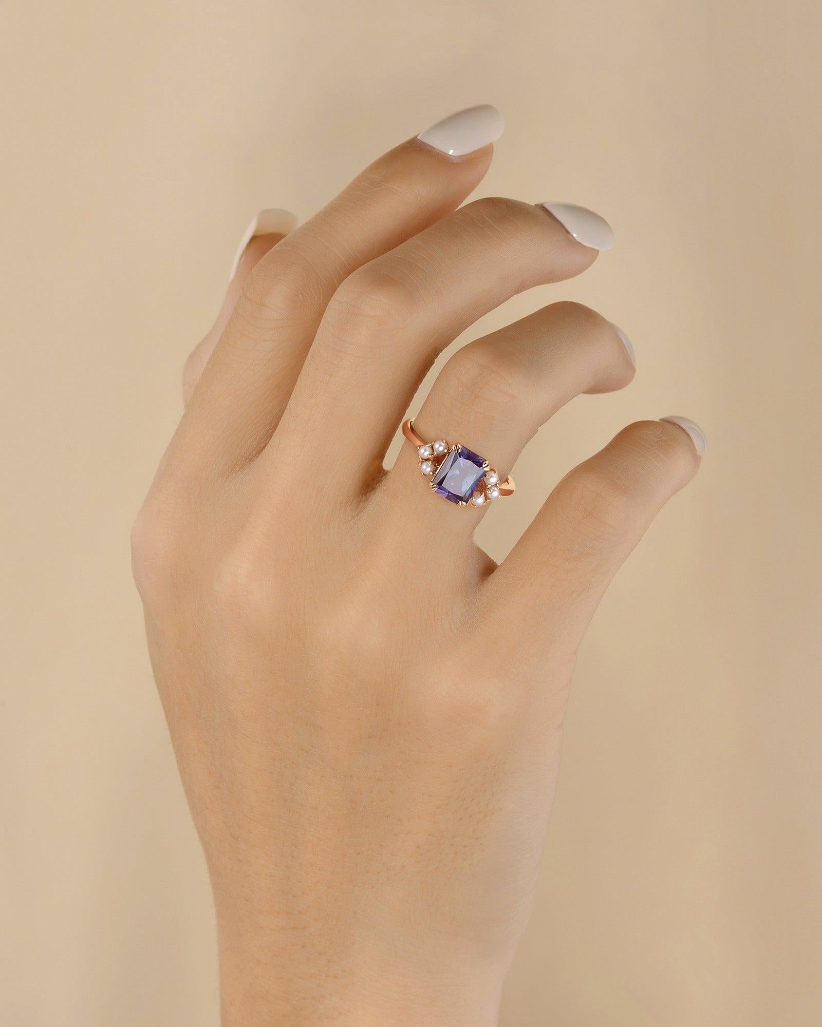 2.0ct Radiant Cut Alexandrite Vintage Cluster Ring - Felicegals 丨Wedding ring 丨Fashion ring 丨Diamond ring 丨Gemstone ring