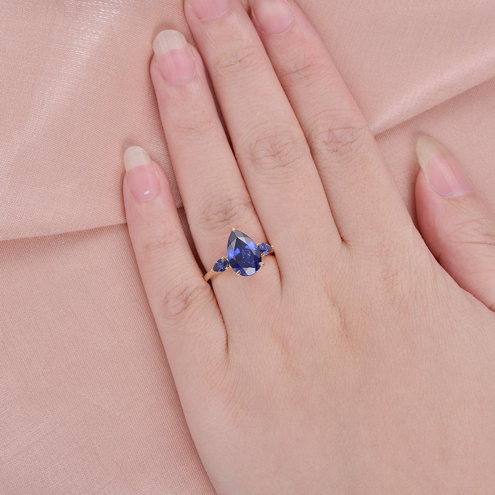 Pear Shaped Sapphire Three-stone Ring - Felicegals 丨Wedding ring 丨Fashion ring 丨Diamond ring 丨Gemstone ring-Rings-Felicegals 丨Wedding ring 丨Fashion ring 丨Diamond ring 丨Gemstone ring