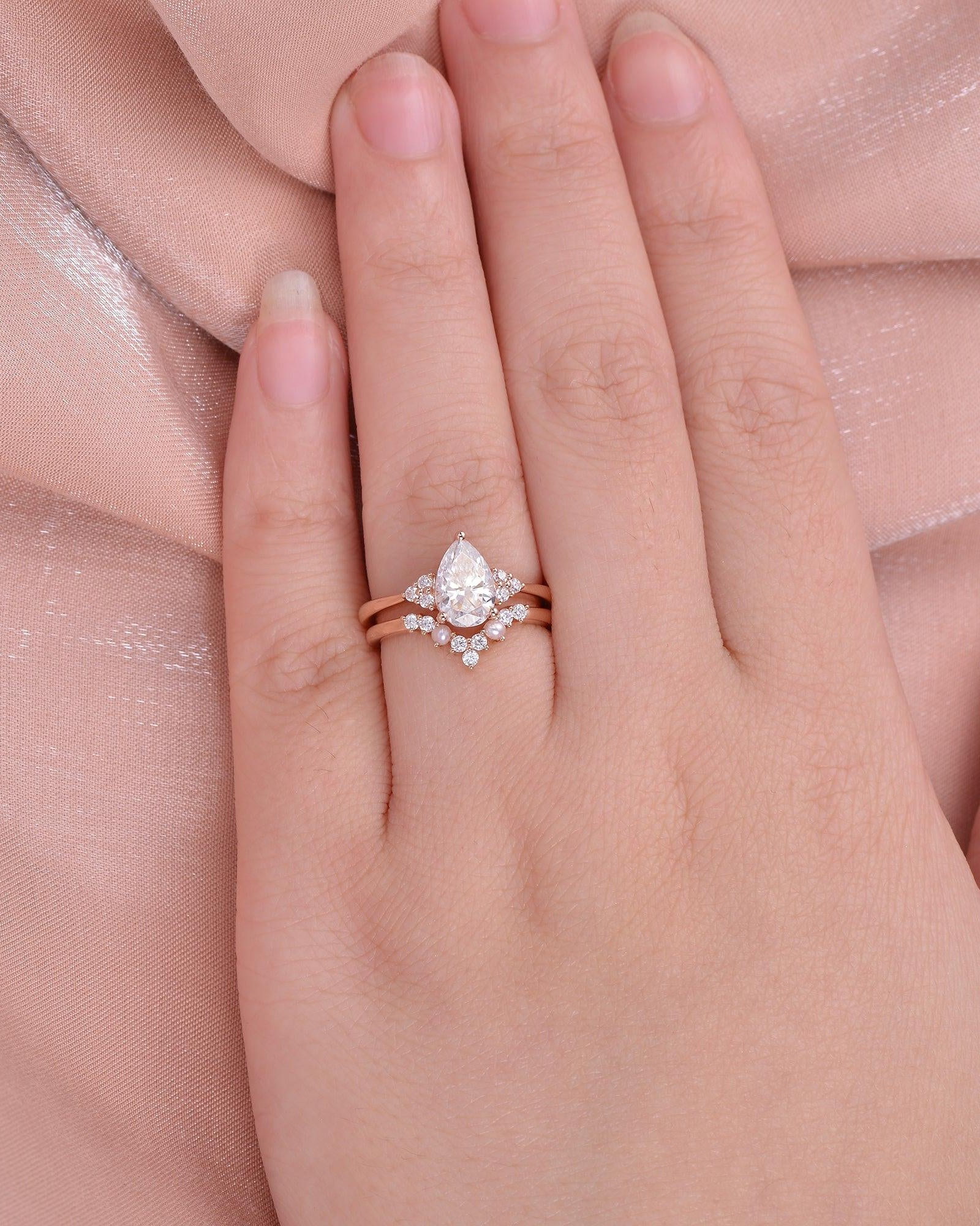 Felicegals Pear Shaped Moissanite Vintage Ring Set 2pcs - Felicegals 丨Wedding ring 丨Fashion ring 丨Diamond ring 丨Gemstone ring-Rings-Felicegals 丨Wedding ring 丨Fashion ring 丨Diamond ring 丨Gemstone ring