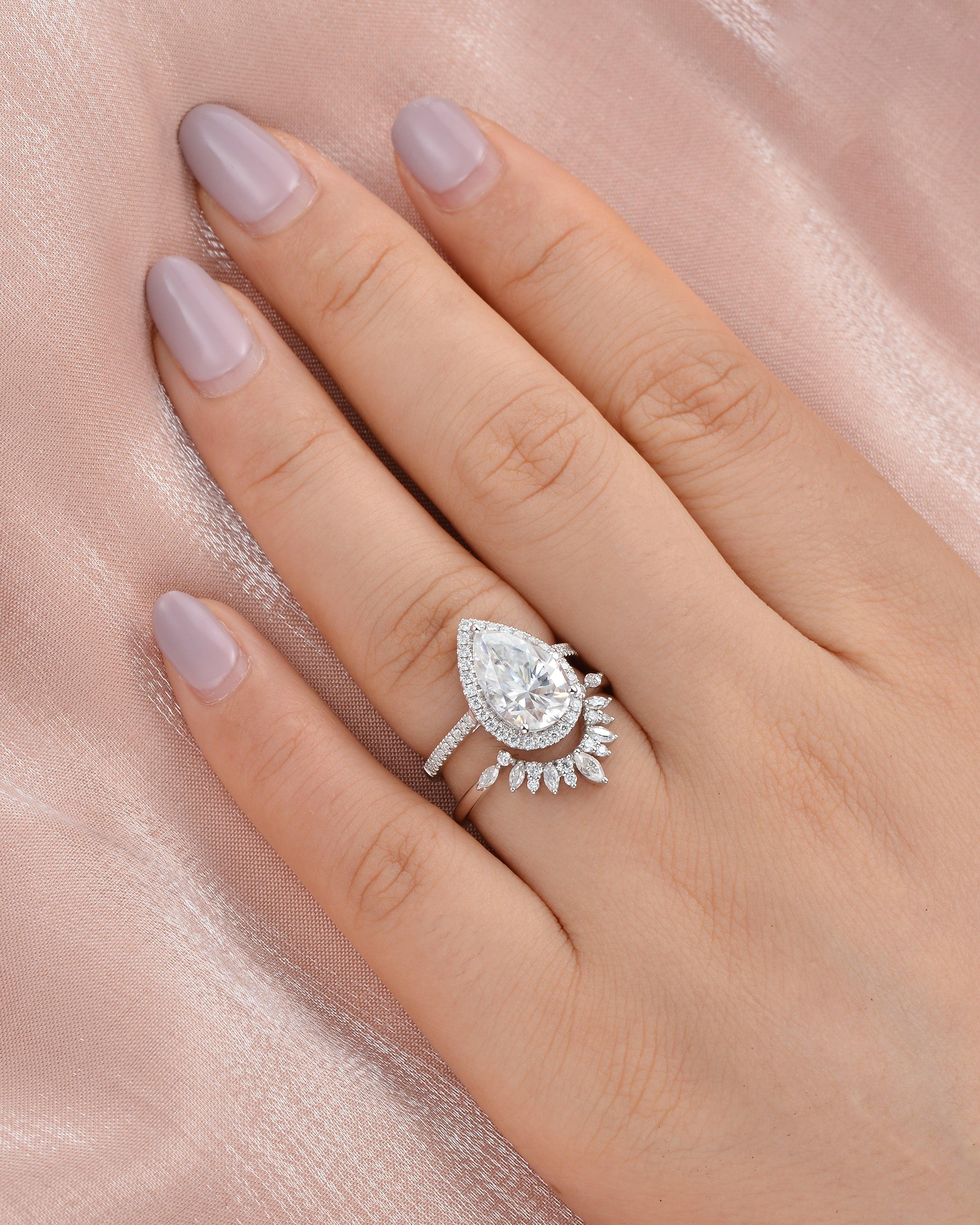 3.5ct Pear Shaped Moissanite White Gold Halo Ring Set 2pcs - Felicegals 丨Wedding ring 丨Fashion ring 丨Diamond ring 丨Gemstone ring--Felicegals 丨Wedding ring 丨Fashion ring 丨Diamond ring 丨Gemstone ring