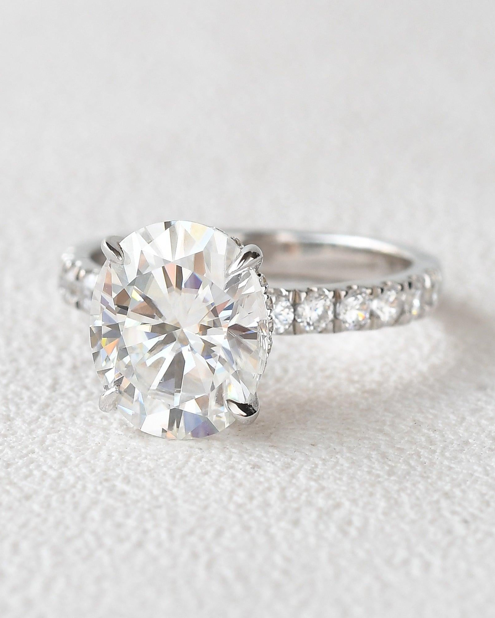 3ct Oval Cut Moissanite Solitaire White Gold Ring - Felicegals 丨Wedding ring 丨Fashion ring 丨Diamond ring 丨Gemstone ring--Felicegals