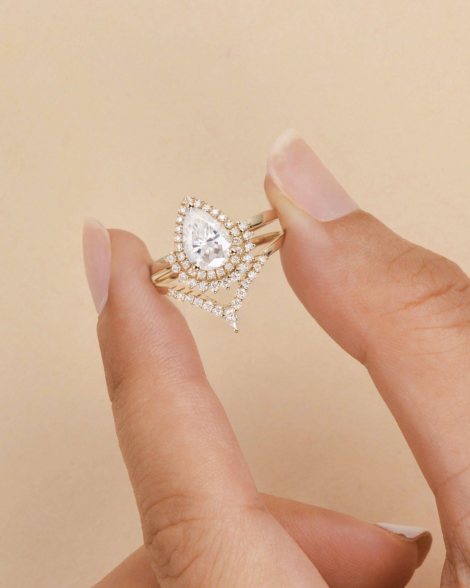 1.5ct Peachy Morganite Vintage Halo Ring Set 2pcs - Felicegals 丨Wedding ring 丨Fashion ring 丨Diamond ring 丨Gemstone ring