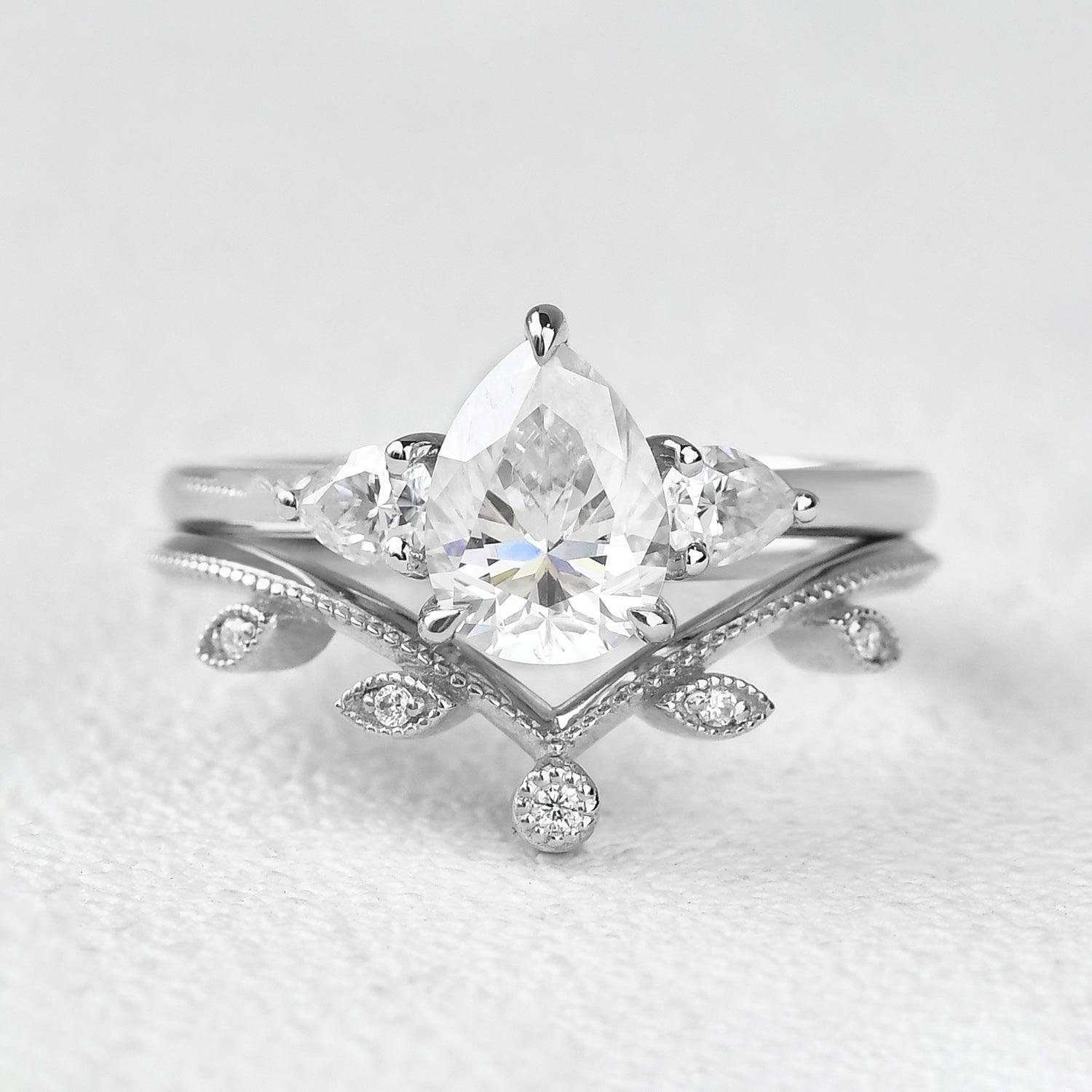 1.5ct Pear Shaped Moissanite Three-stone Leafy Ring Set 2pcs - Felicegals 丨Wedding ring 丨Fashion ring 丨Diamond ring 丨Gemstone ring