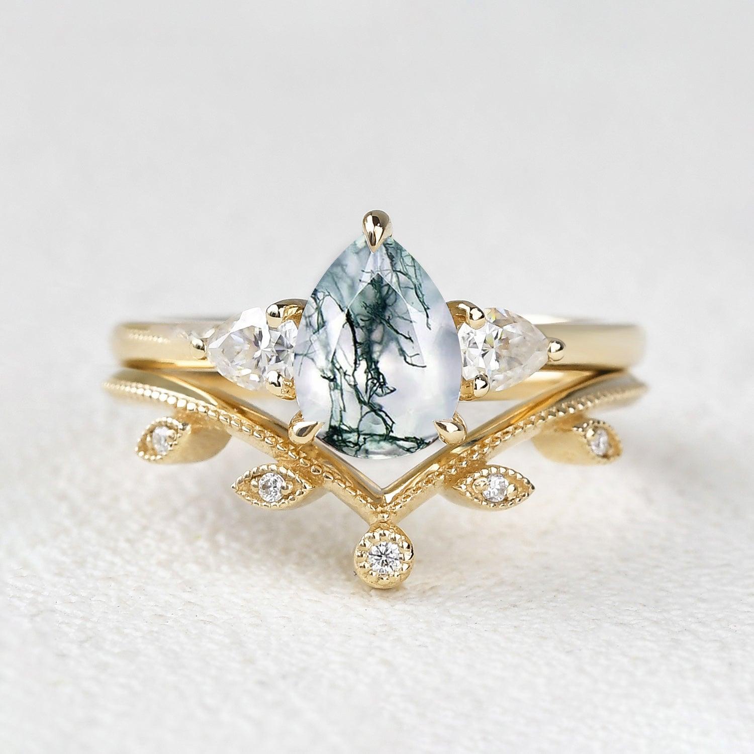 1.5ct Pear Shaped Moissanite Three-stone Leafy Ring Set 2pcs - Felicegals 丨Wedding ring 丨Fashion ring 丨Diamond ring 丨Gemstone ring