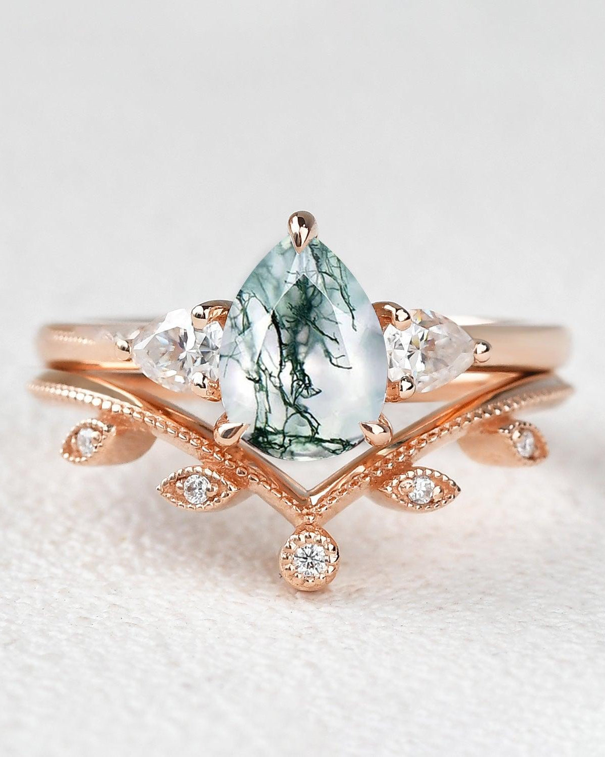 1.5ct Pear Shaped Moissanite Three-stone Leafy Ring Set 2pcs - Felicegals 丨Wedding ring 丨Fashion ring 丨Diamond ring 丨Gemstone ring