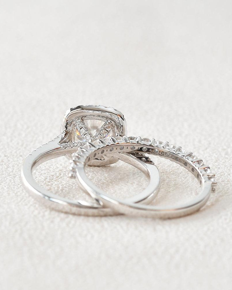 1.5ct Cushion Cut Moissanite Halo White Gold Ring Set 2pcs - Felicegals 丨Wedding ring 丨Fashion ring 丨Diamond ring 丨Gemstone ring--Felicegals 丨Wedding ring 丨Fashion ring 丨Diamond ring 丨Gemstone ring