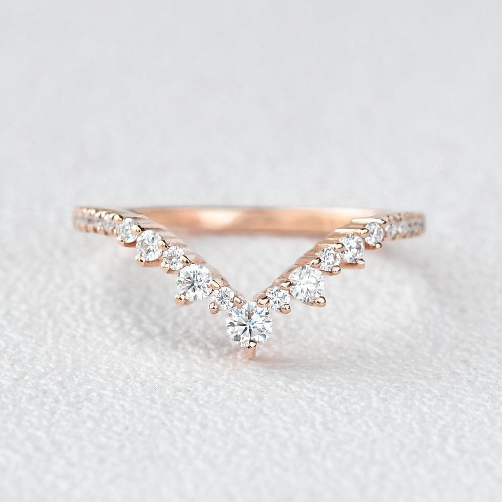 Moissanite Vintage Inspired Curved Yellow Gold Band - Felicegals 丨Wedding ring 丨Fashion ring 丨Diamond ring 丨Gemstone ring--Felicegals 丨Wedding ring 丨Fashion ring 丨Diamond ring 丨Gemstone ring