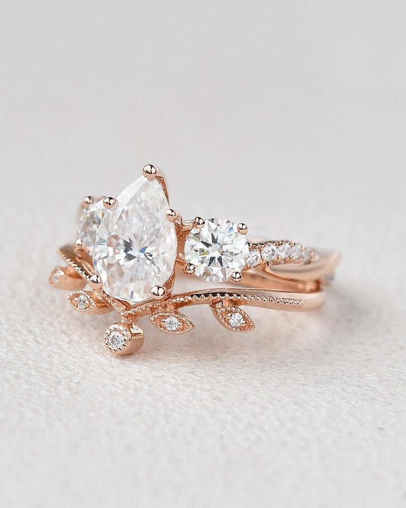 1.2ct Pear Shaped Cluster Moissanite Bridal Ring Set 2pcs - Felicegals 丨Wedding ring 丨Fashion ring 丨Diamond ring 丨Gemstone ring--Felicegals 丨Wedding ring 丨Fashion ring 丨Diamond ring 丨Gemstone ring