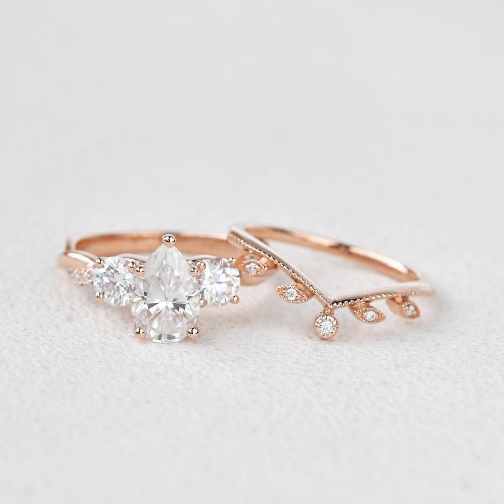 1.2ct Pear Shaped Cluster Moissanite Bridal Ring Set 2pcs - Felicegals 丨Wedding ring 丨Fashion ring 丨Diamond ring 丨Gemstone ring--Felicegals 丨Wedding ring 丨Fashion ring 丨Diamond ring 丨Gemstone ring