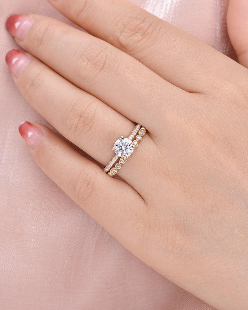 Classic 4 Prongs Moissanite Ring Set 2pcs - Felicegals 丨Wedding ring 丨Fashion ring 丨Diamond ring 丨Gemstone ring--Felicegals