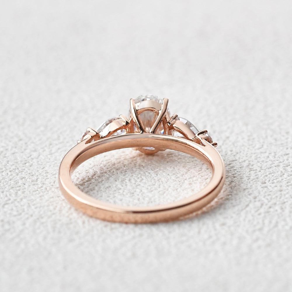 0.8ct Oval Cut Moissanite Three Stone Ring,wedding ring sheathing - Felicegals 丨Wedding ring 丨Fashion ring 丨Diamond ring 丨Gemstone ring--Felicegals