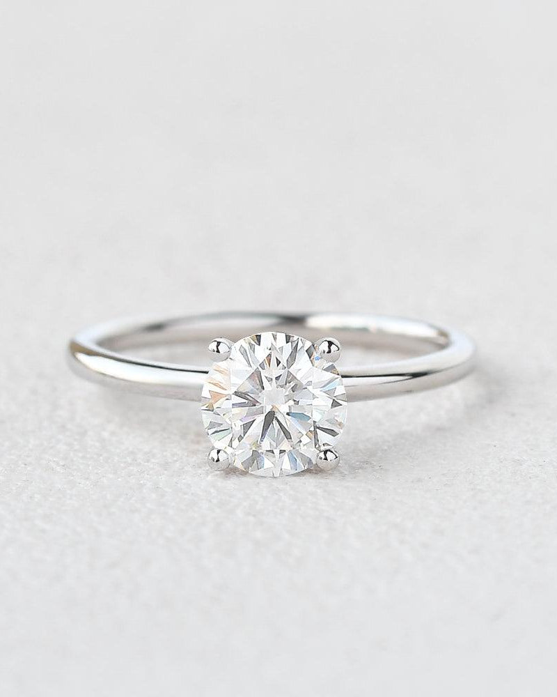 Minimalist Moissanite Solitaire White Gold Ring - Felicegals 丨Wedding ring 丨Fashion ring 丨Diamond ring 丨Gemstone ring--Felicegals 丨Wedding ring 丨Fashion ring 丨Diamond ring 丨Gemstone ring