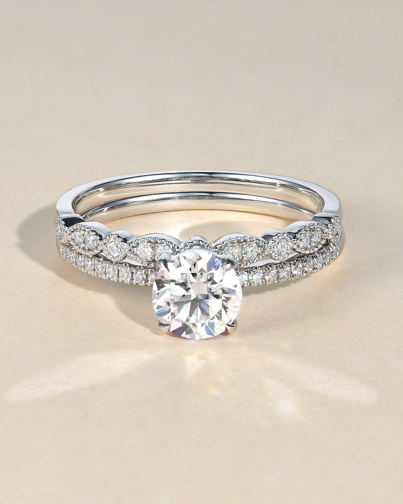 1.0ct Round Cut Moissanite 4 Prongs Gold Ring Set 2pcs - Felicegals 丨Wedding ring 丨Fashion ring 丨Diamond ring 丨Gemstone ring