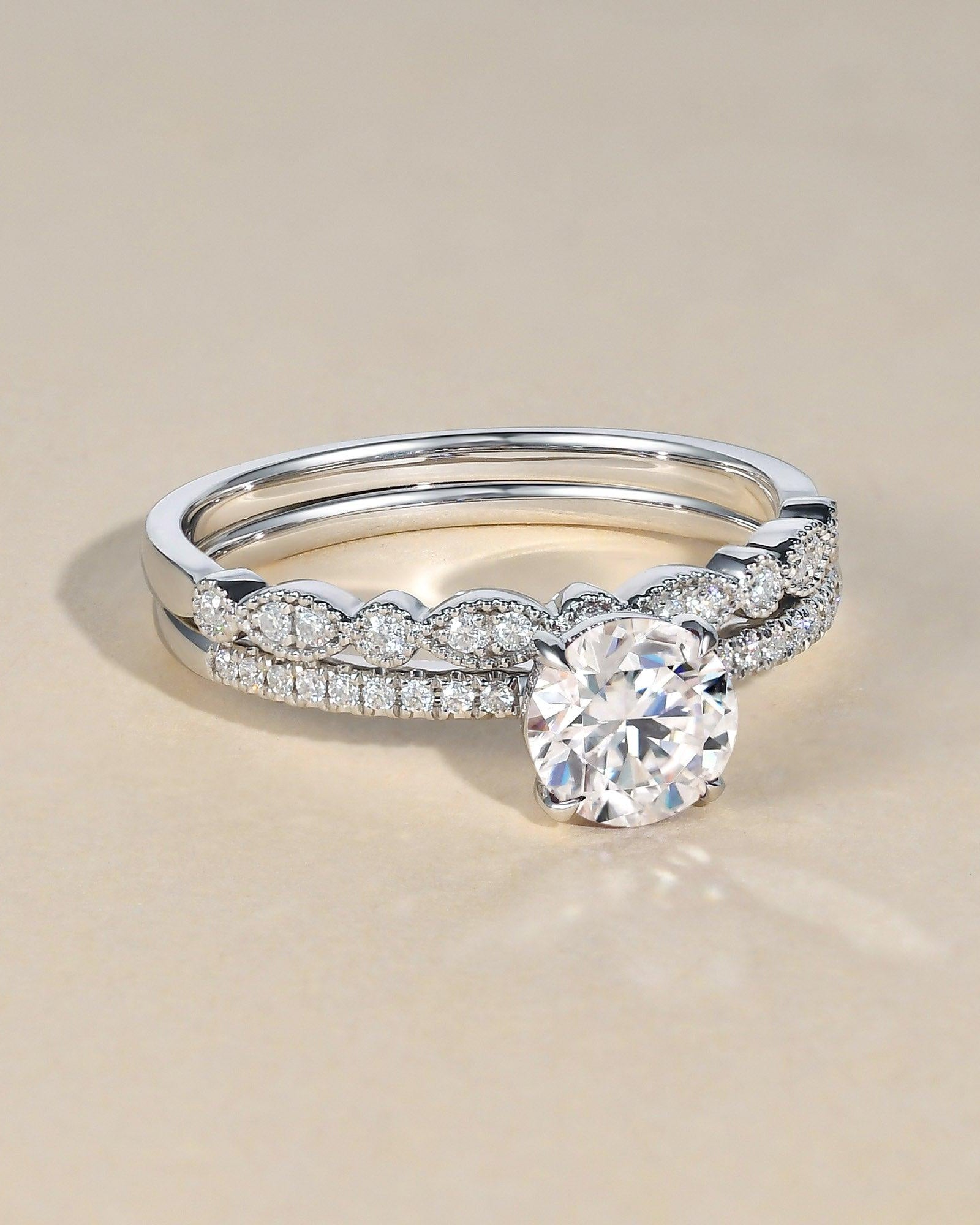 1.0ct Round Cut Moissanite 4 Prongs Gold Ring Set 2pcs - Felicegals 丨Wedding ring 丨Fashion ring 丨Diamond ring 丨Gemstone ring