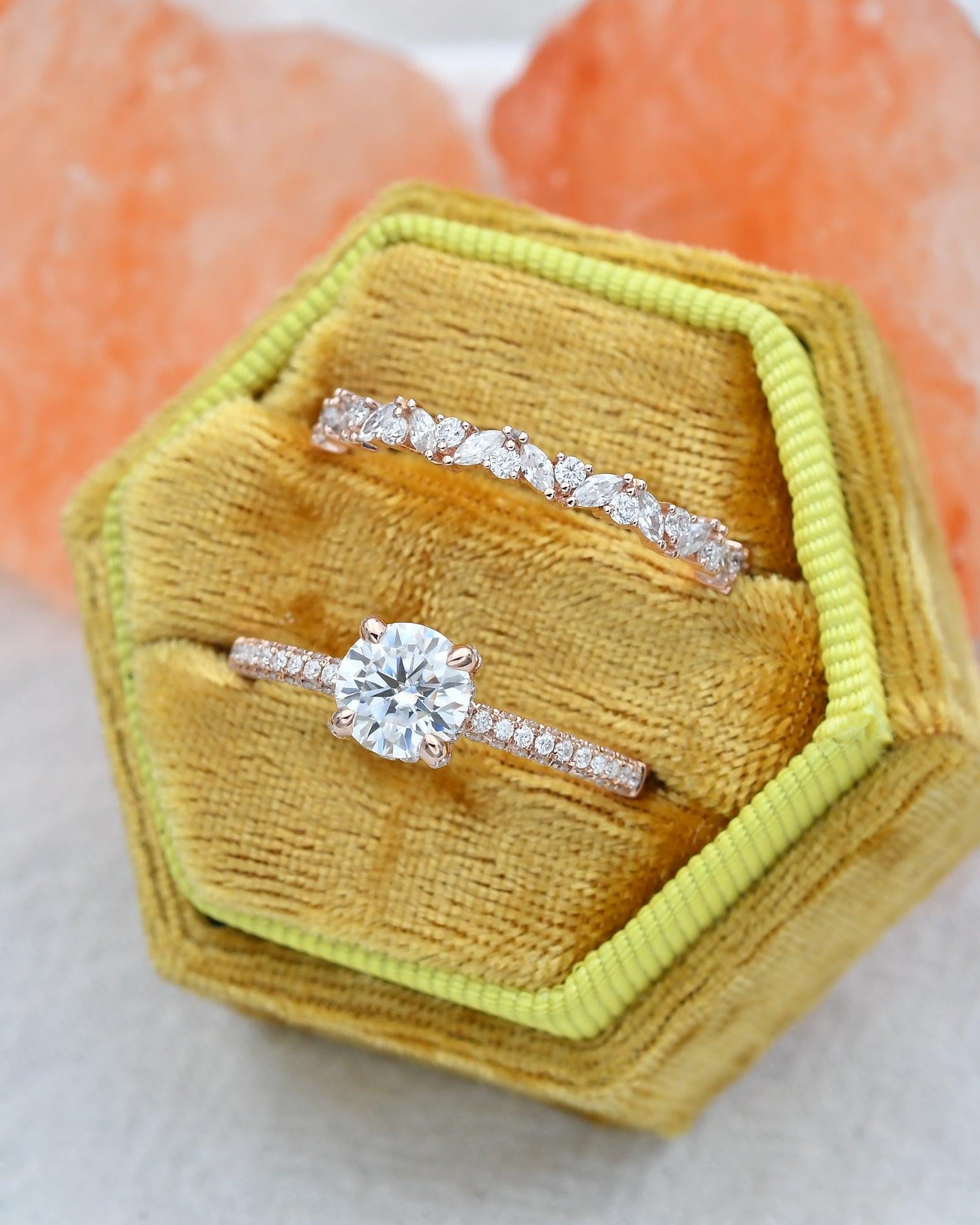Felicegals 1ct Round Cut Moissanite Ring Set 2pcs - Felicegals 丨Wedding ring 丨Fashion ring 丨Diamond ring 丨Gemstone ring-Jewelry-Felicegals 丨Wedding ring 丨Fashion ring 丨Diamond ring 丨Gemstone ring