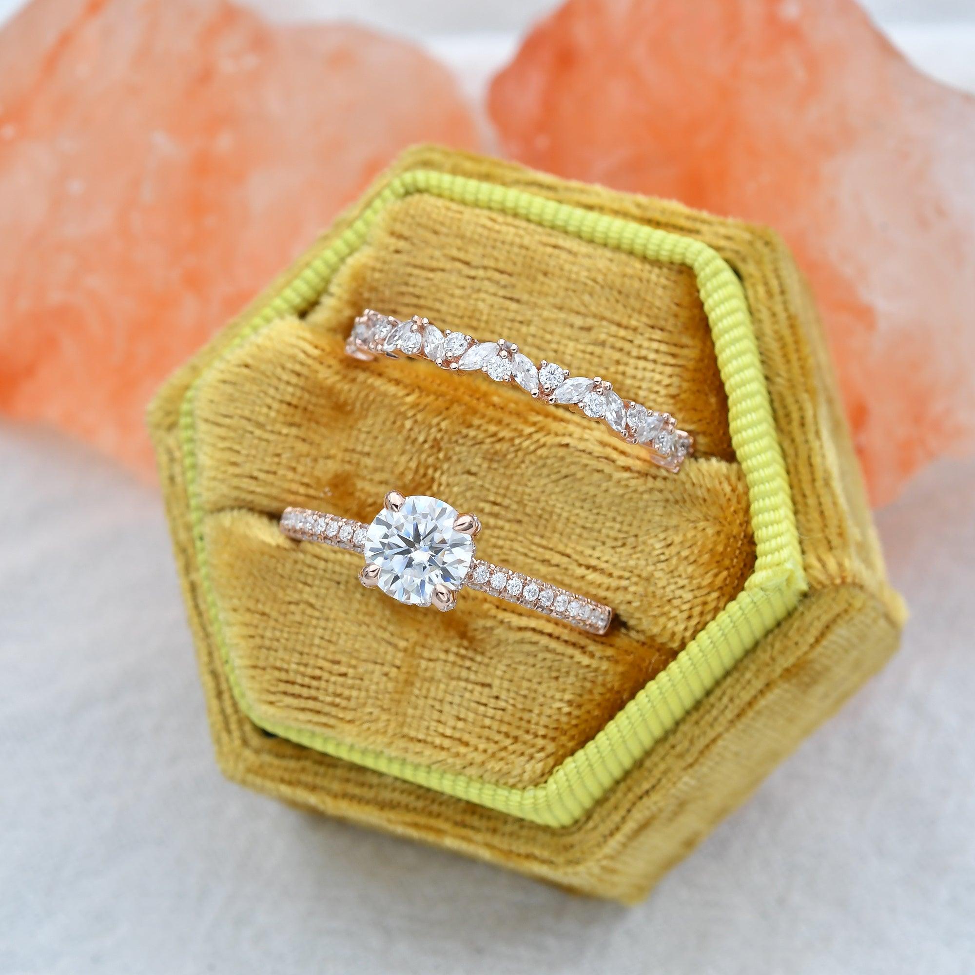 Felicegals 1ct Round Cut Moissanite Ring Set 2pcs - Felicegals 丨Wedding ring 丨Fashion ring 丨Diamond ring 丨Gemstone ring-Jewelry-Felicegals 丨Wedding ring 丨Fashion ring 丨Diamond ring 丨Gemstone ring