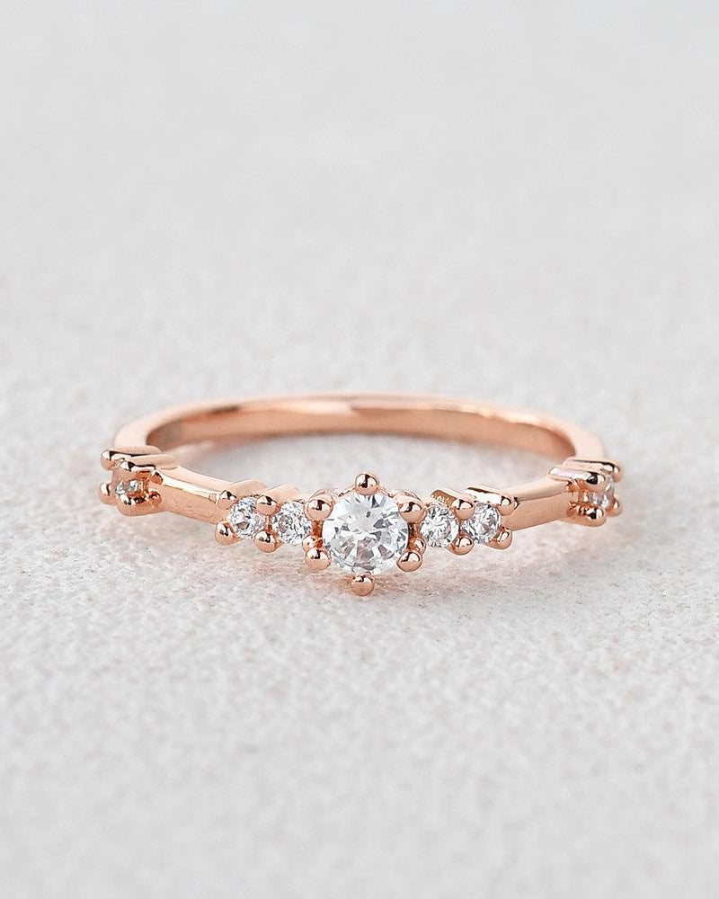 Felicegals Round Cut Moissanite Gold Ring - Felicegals 丨Wedding ring 丨Fashion ring 丨Diamond ring 丨Gemstone ring-Jewelry-Felicegals 丨Wedding ring 丨Fashion ring 丨Diamond ring 丨Gemstone ring