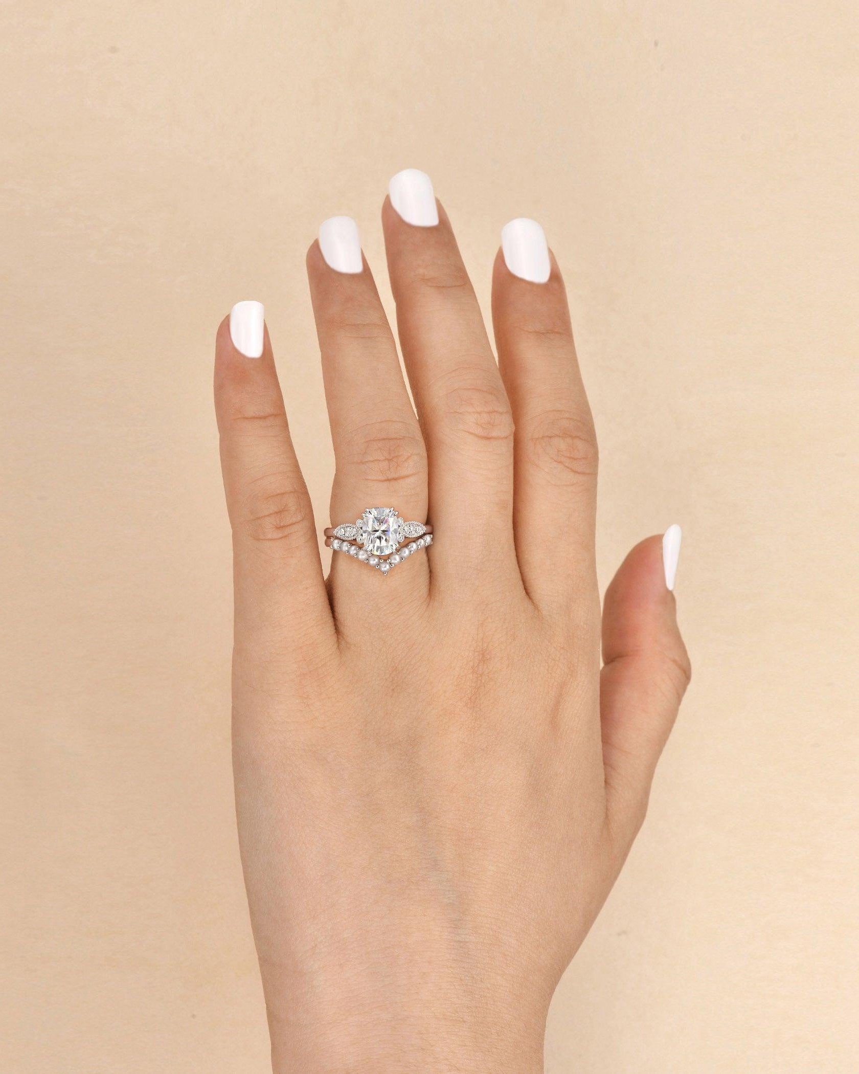 2.0ct Oval Cut Moissanite Pearl-fect Vintage Cluster Ring Set 2pcs - Felicegals 丨Wedding ring 丨Fashion ring 丨Diamond ring 丨Gemstone ring