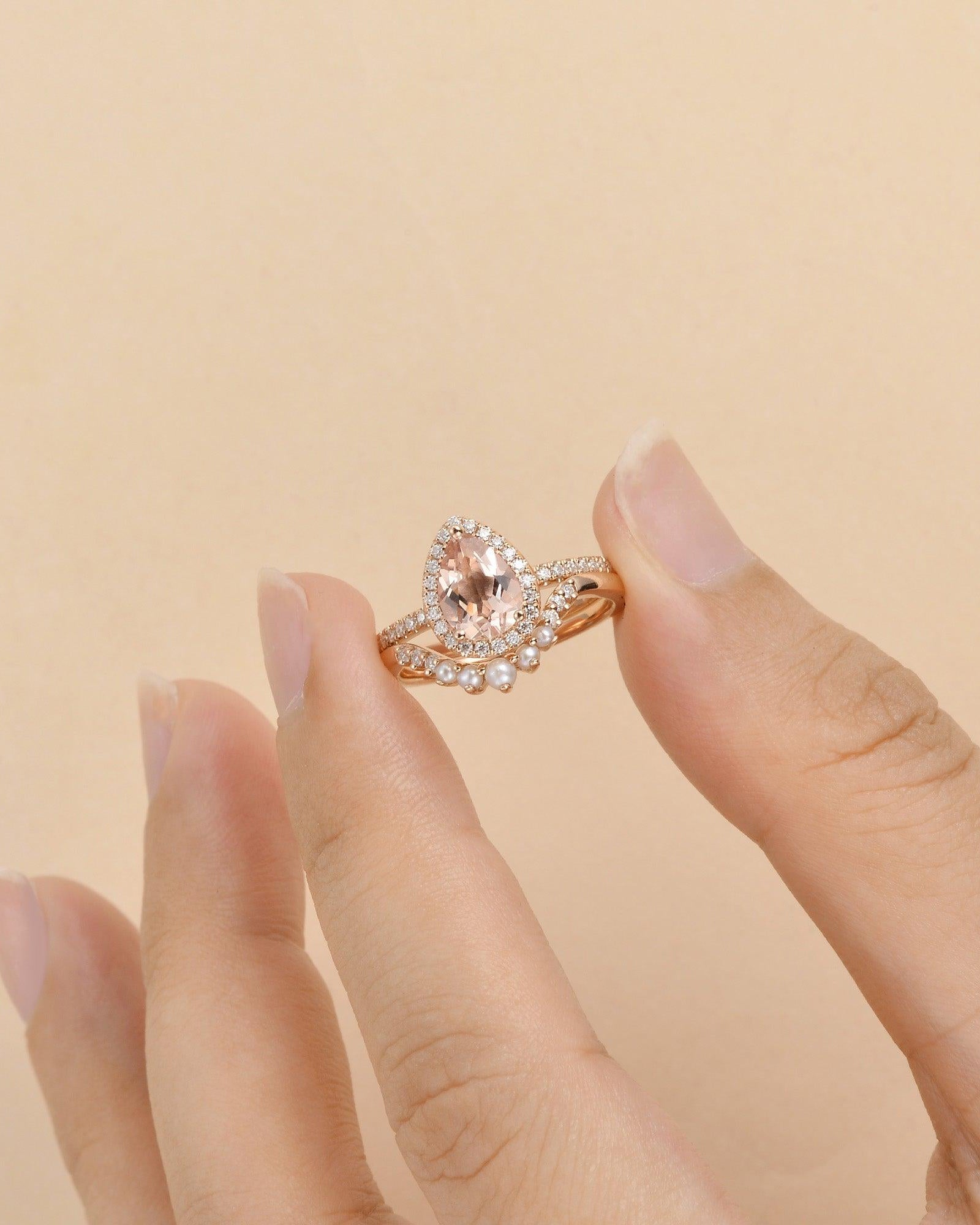 1.5ct Pear Morganite Pearl-fect Classic Halo Ring Set 2pcs - Felicegals 丨Wedding ring 丨Fashion ring 丨Diamond ring 丨Gemstone ring