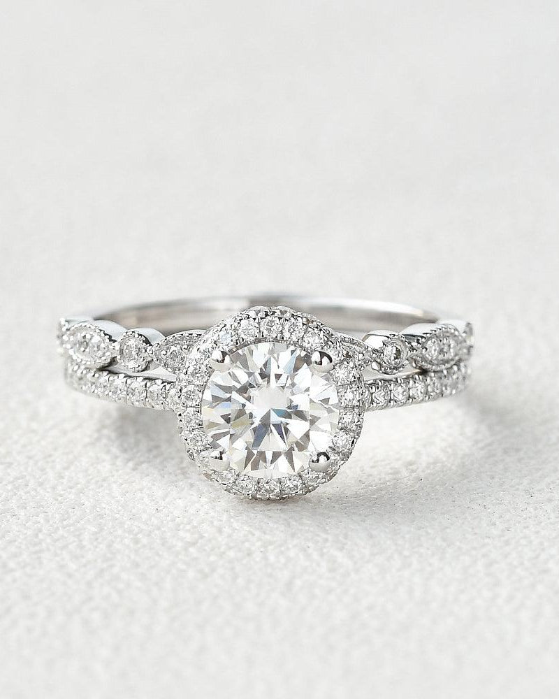 1.0ct Round Cut Moissanite Vintage Inspired Halo White Gold Ring Set 2pcs - Felicegals 丨Wedding ring 丨Fashion ring 丨Diamond ring 丨Gemstone ring--Felicegals 丨Wedding ring 丨Fashion ring 丨Diamond ring 丨Gemstone ring