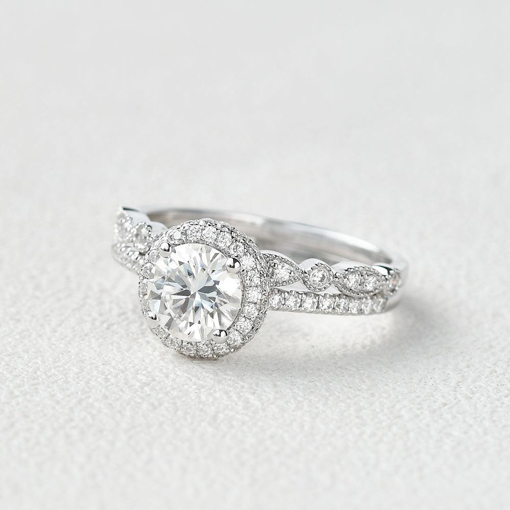 1.0ct Round Cut Moissanite Vintage Inspired Halo White Gold Ring Set 2pcs - Felicegals 丨Wedding ring 丨Fashion ring 丨Diamond ring 丨Gemstone ring--Felicegals 丨Wedding ring 丨Fashion ring 丨Diamond ring 丨Gemstone ring