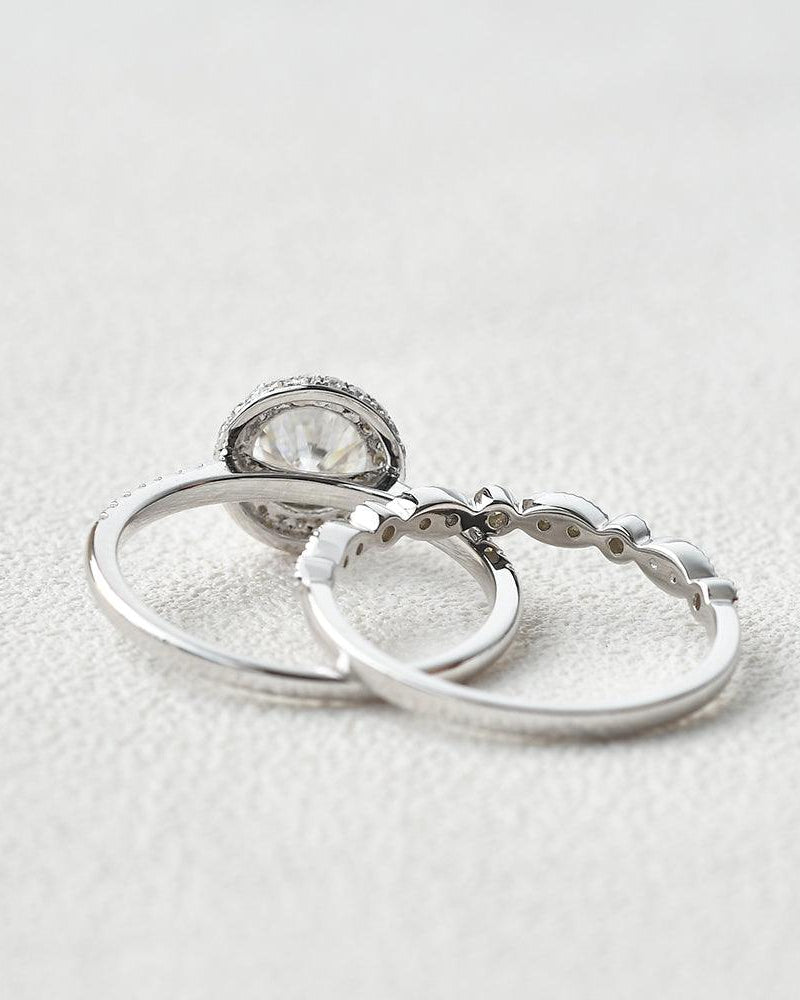 1.0ct Round Cut Moissanite Vintage Inspired Halo White Gold Ring Set 2pcs - Felicegals 丨Wedding ring 丨Fashion ring 丨Diamond ring 丨Gemstone ring--Felicegals 丨Wedding ring 丨Fashion ring 丨Diamond ring 丨Gemstone ring