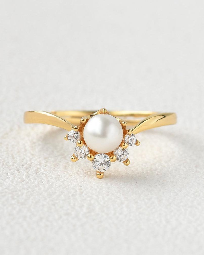 Akoya Pearl & Round Cut Moissanite Yellow Gold Ring - Felicegals 丨Wedding ring 丨Fashion ring 丨Diamond ring 丨Gemstone ring--Felicegals