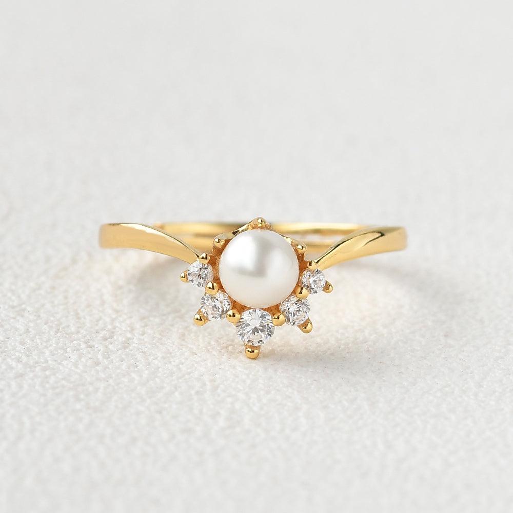 Akoya Pearl & Round Cut Moissanite Yellow Gold Ring - Felicegals 丨Wedding ring 丨Fashion ring 丨Diamond ring 丨Gemstone ring--Felicegals
